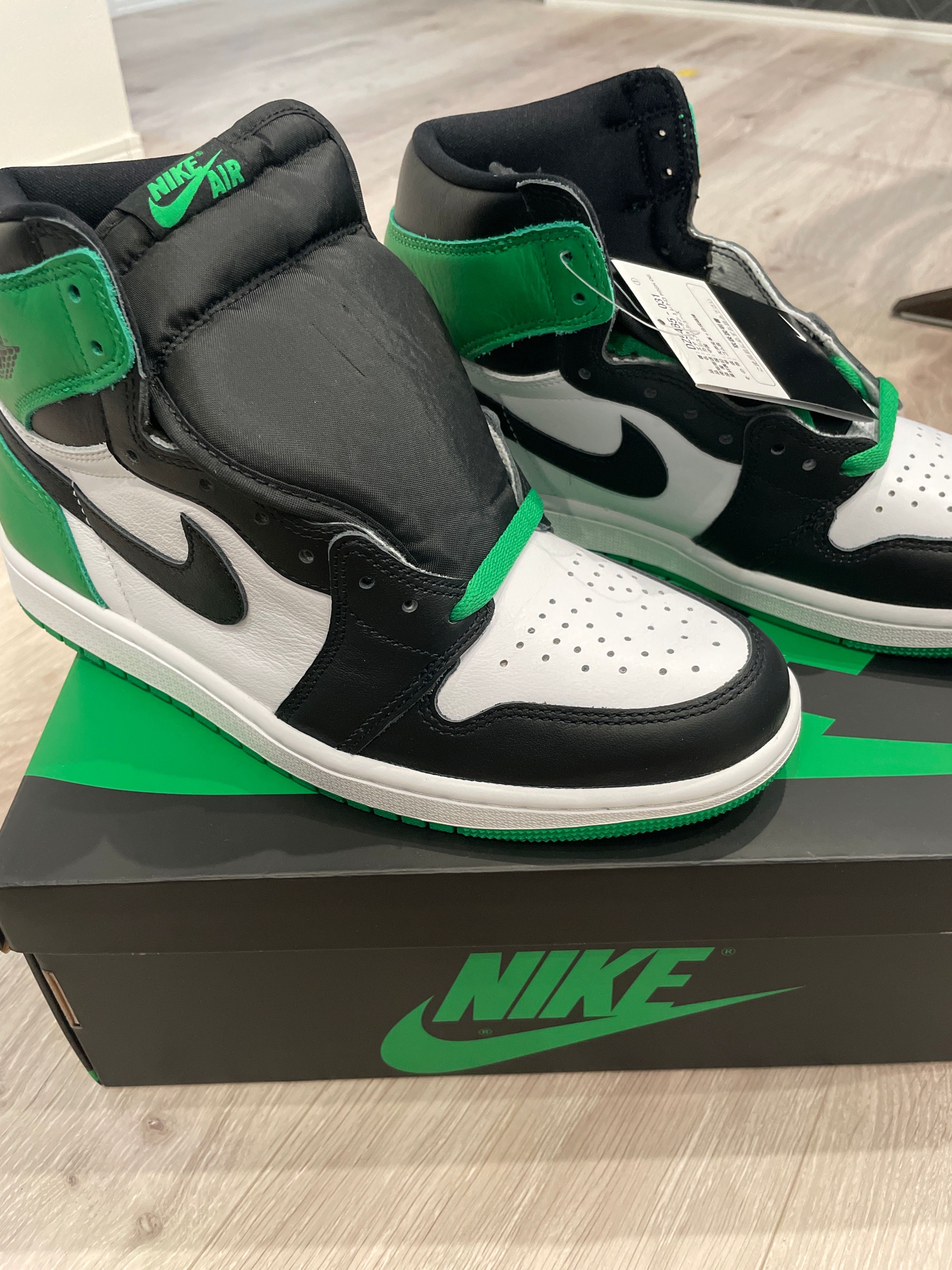 Nike Air Jordan 1 Retro High OG "Celtics/Black and Lucky Green" (2023)