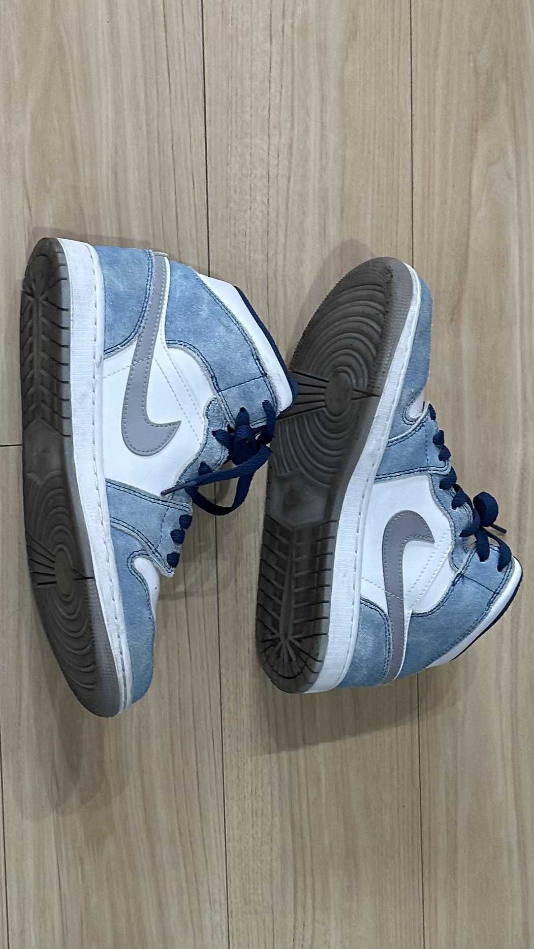 Nike Air Jordan 1 Mid SE "White/Hyper Royal/Red"