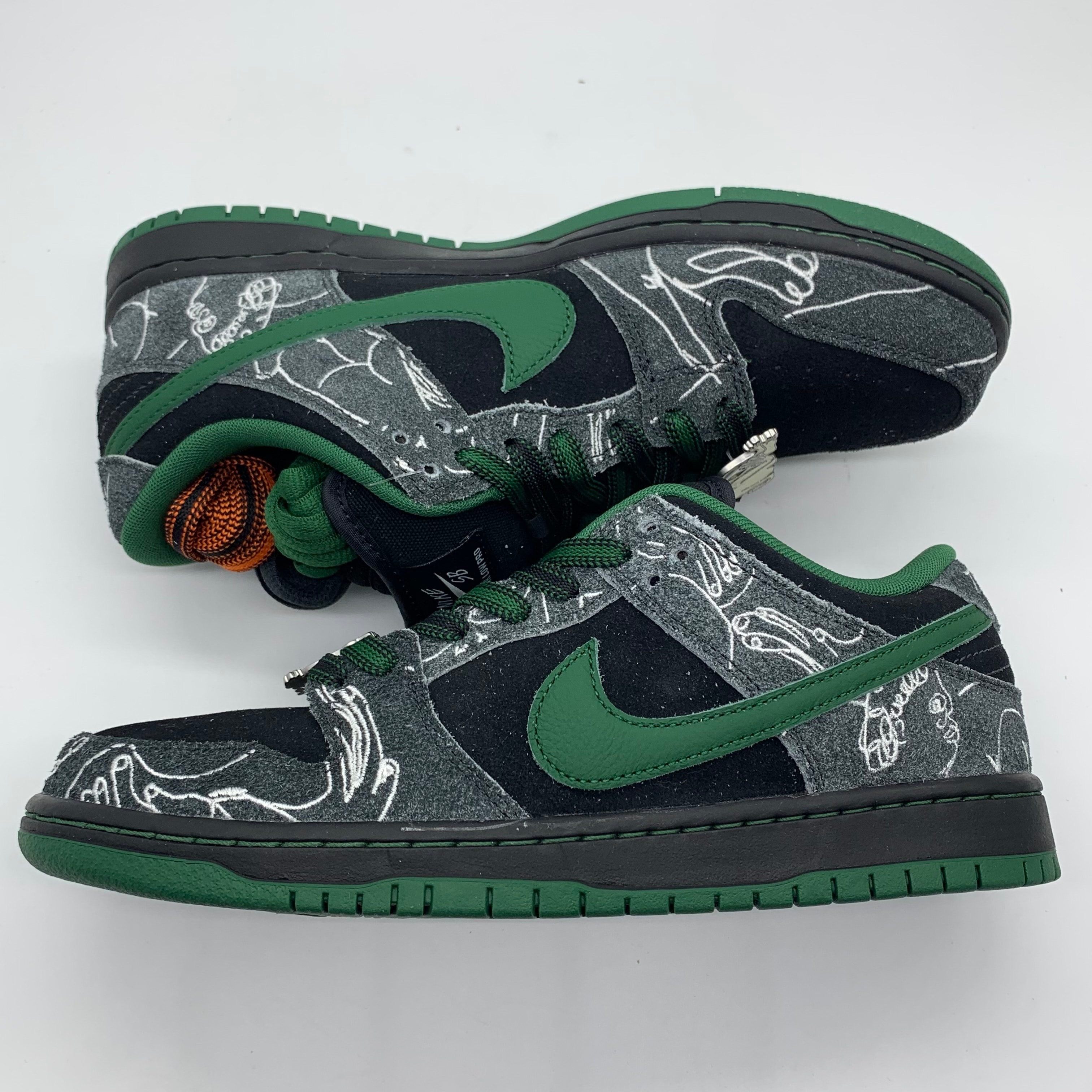 There Skateboards × Nike SB Dunk Low Pro "Anthracite and Gorge Green"