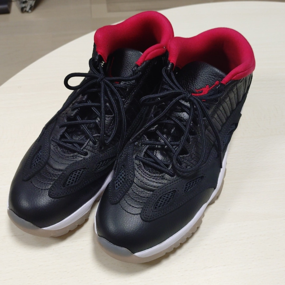 Air Jordan 11 Low IE "Bred"
