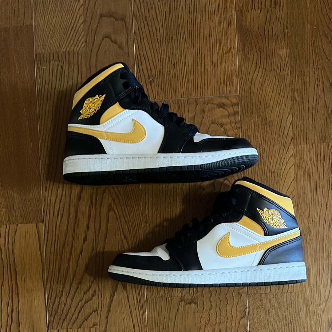 Nike Air Jordan 1 Mid "White/Pollen-Black"