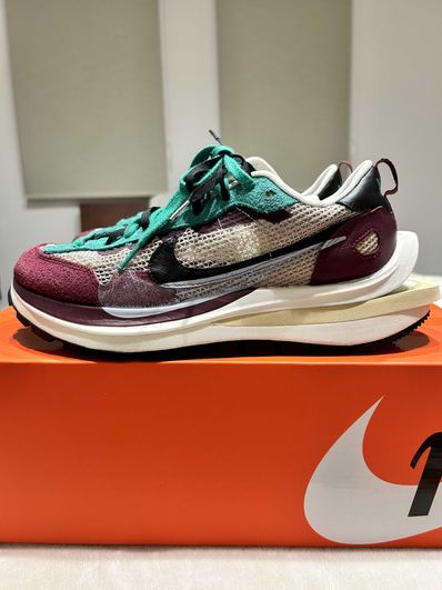 sacai × Nike Vapor Waffle "String/Red/Green"