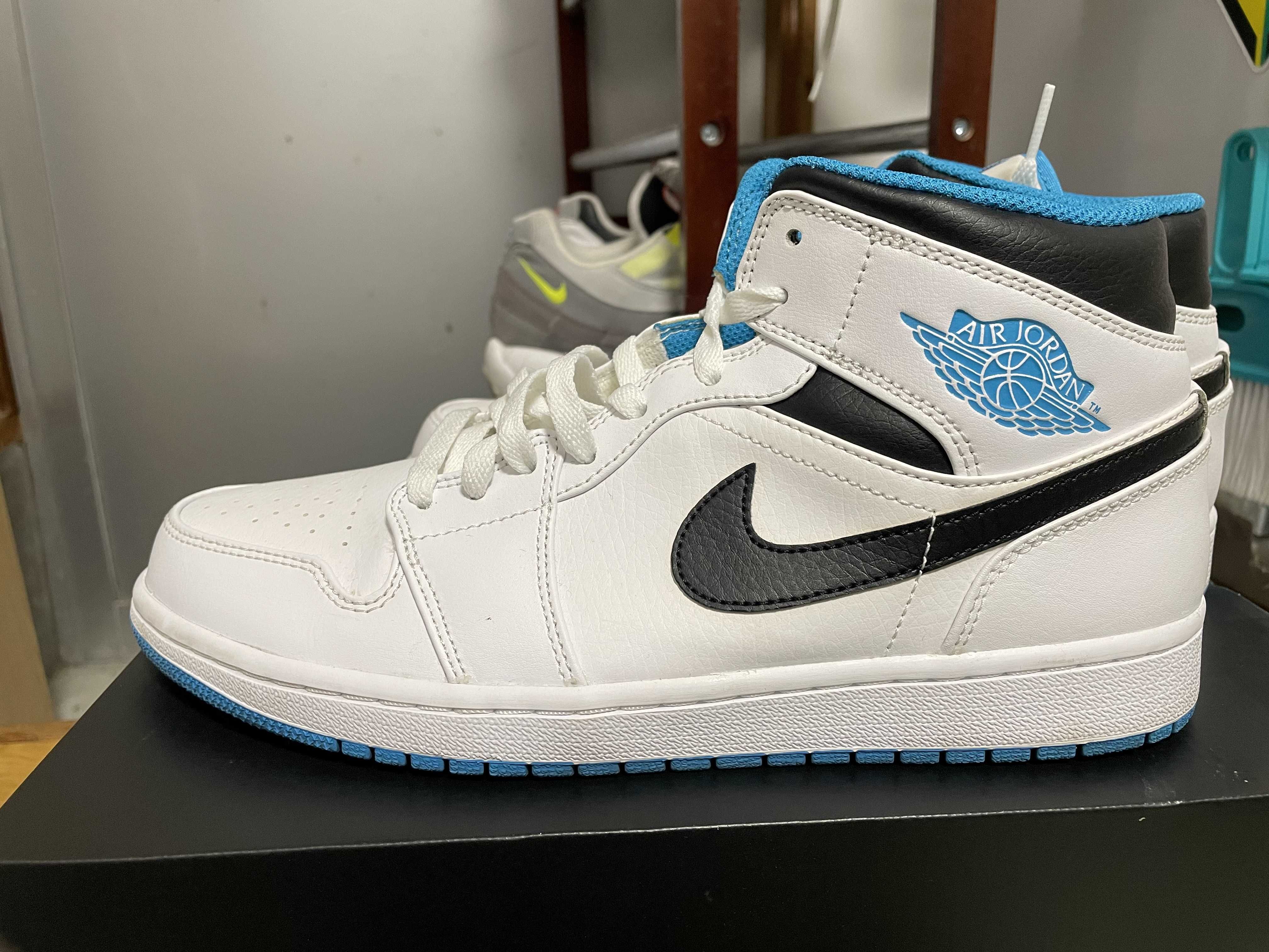 Nike Air Jordan 1 Mid "White/Laser blue"