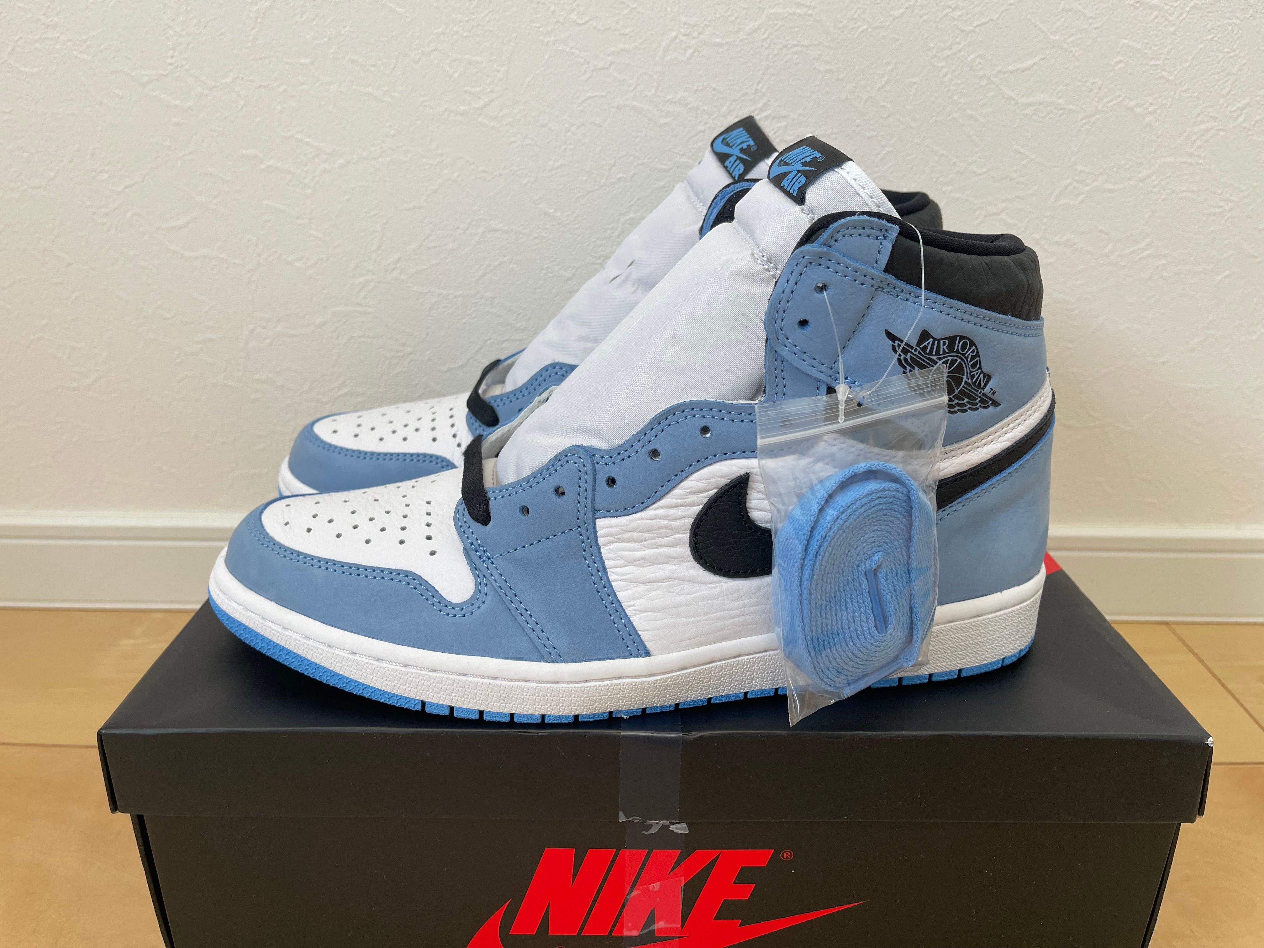 Nike Air Jordan 1 High OG "University Blue"