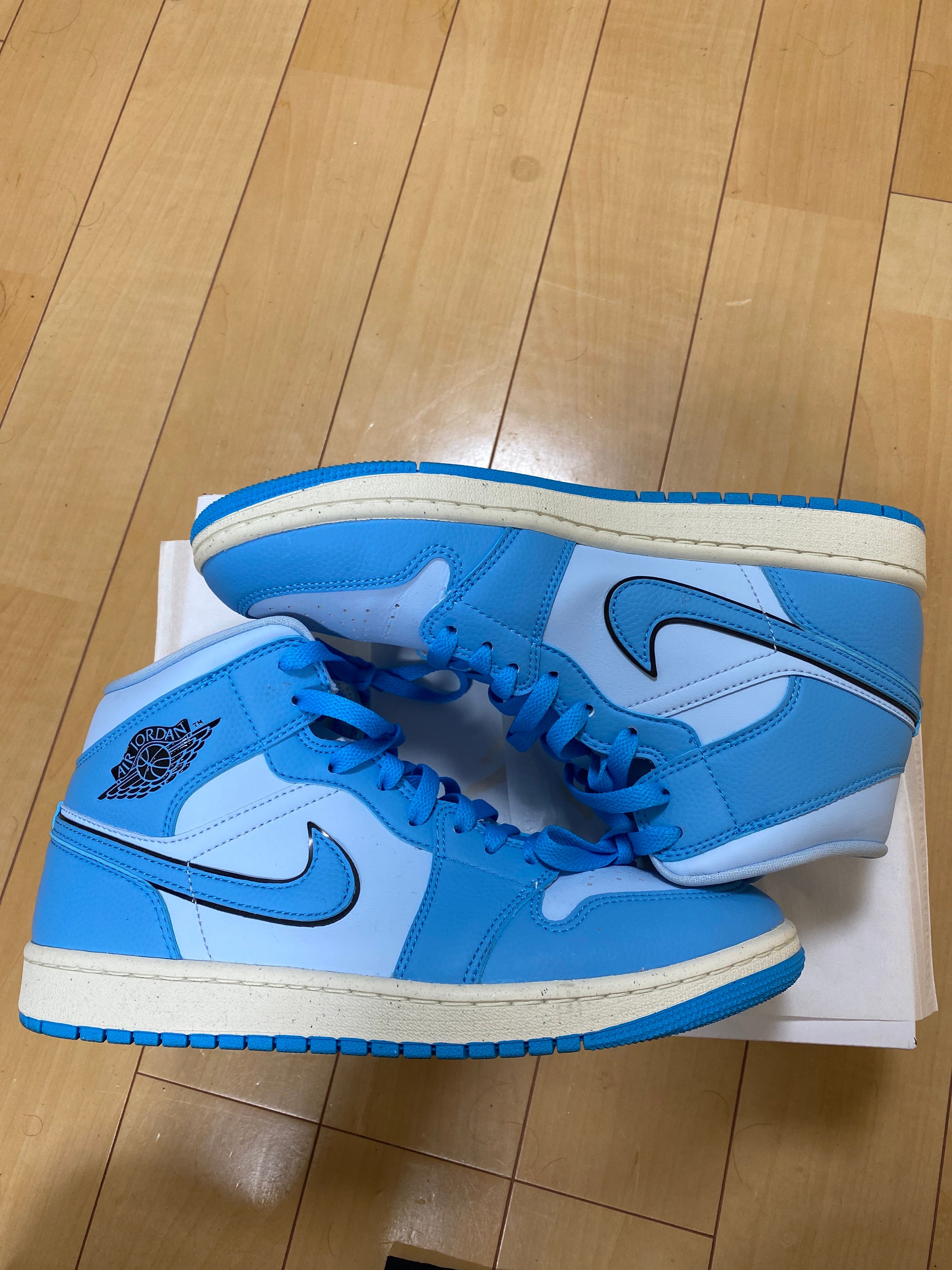 Nike Women's Air Jordan 1 Mid SE "University Blue"