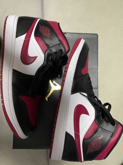 NIKE AIR JORDAN 1 MID "BLACK/RED/WHITE"