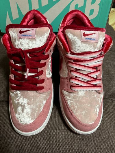 Strangelove × Nike SB Dunk Low "Valentine’s Day"