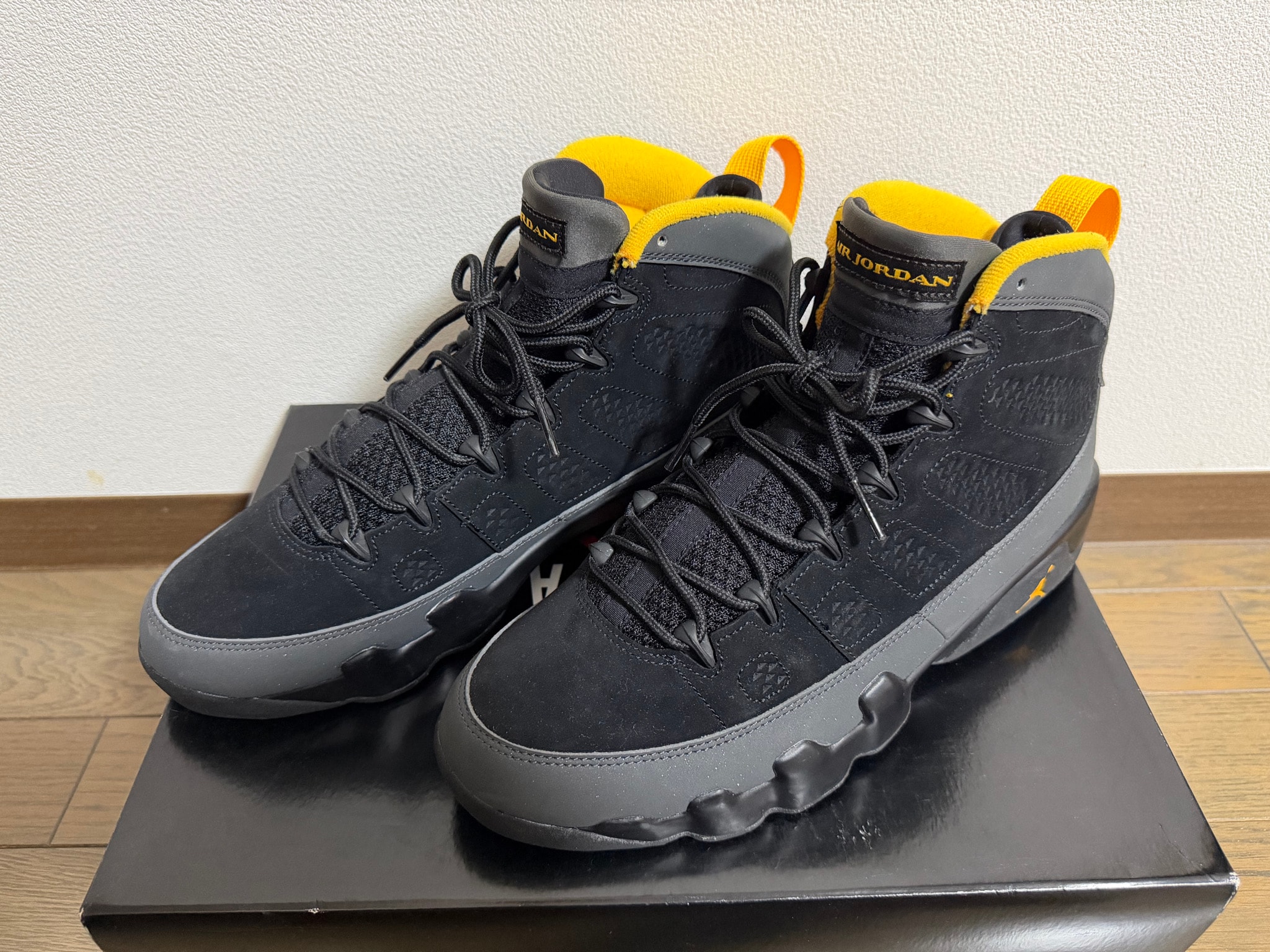Nike Air Jordan 9 "University Gold"