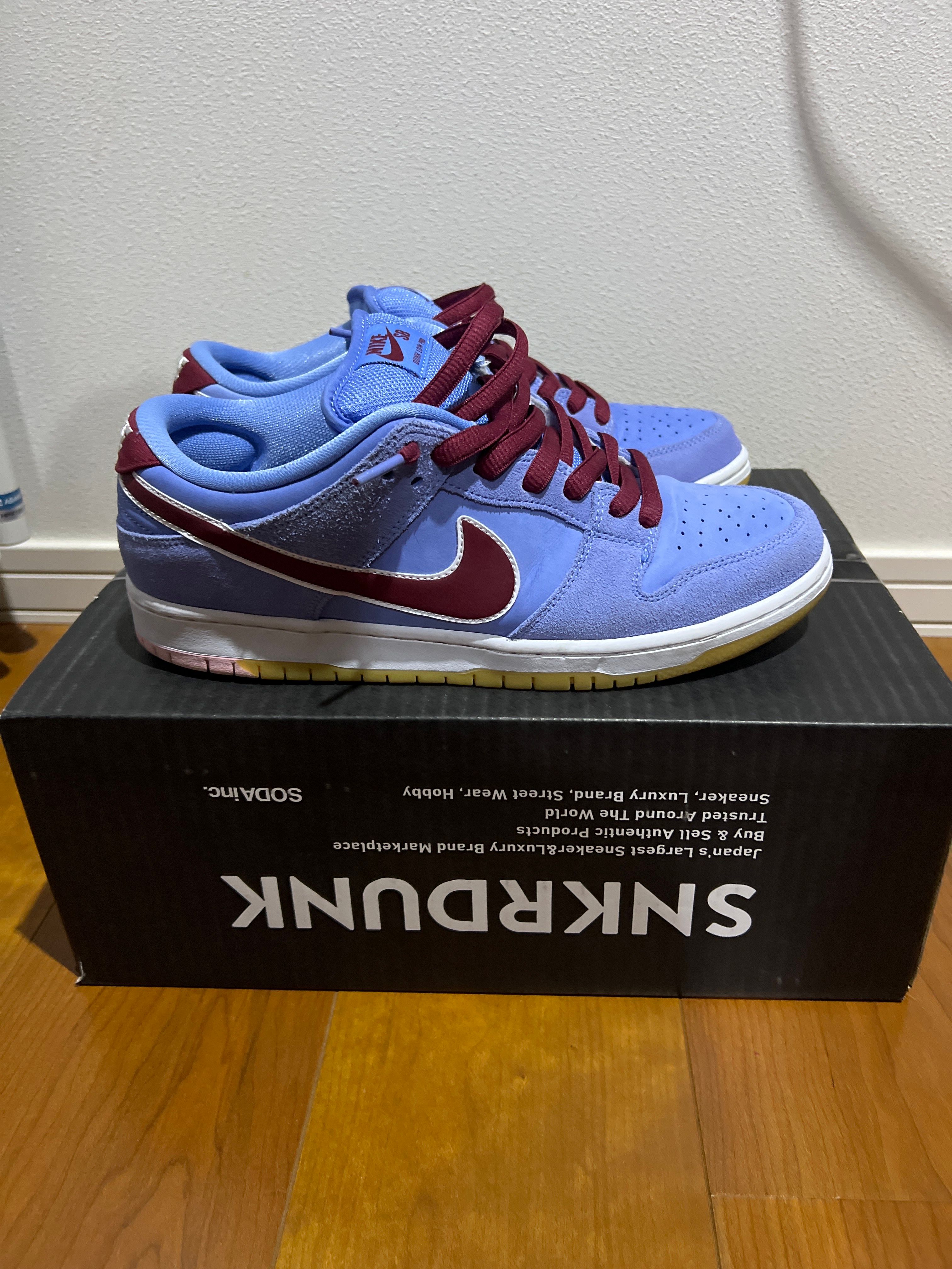 Nike SB Dunk Low Pro "Philadelphia Phillies/Valor Blue and Team Maroon"
