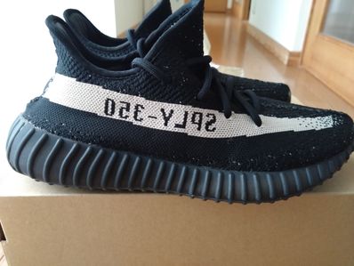 adidas YEEZY Boost 350 V2 "Oreo"