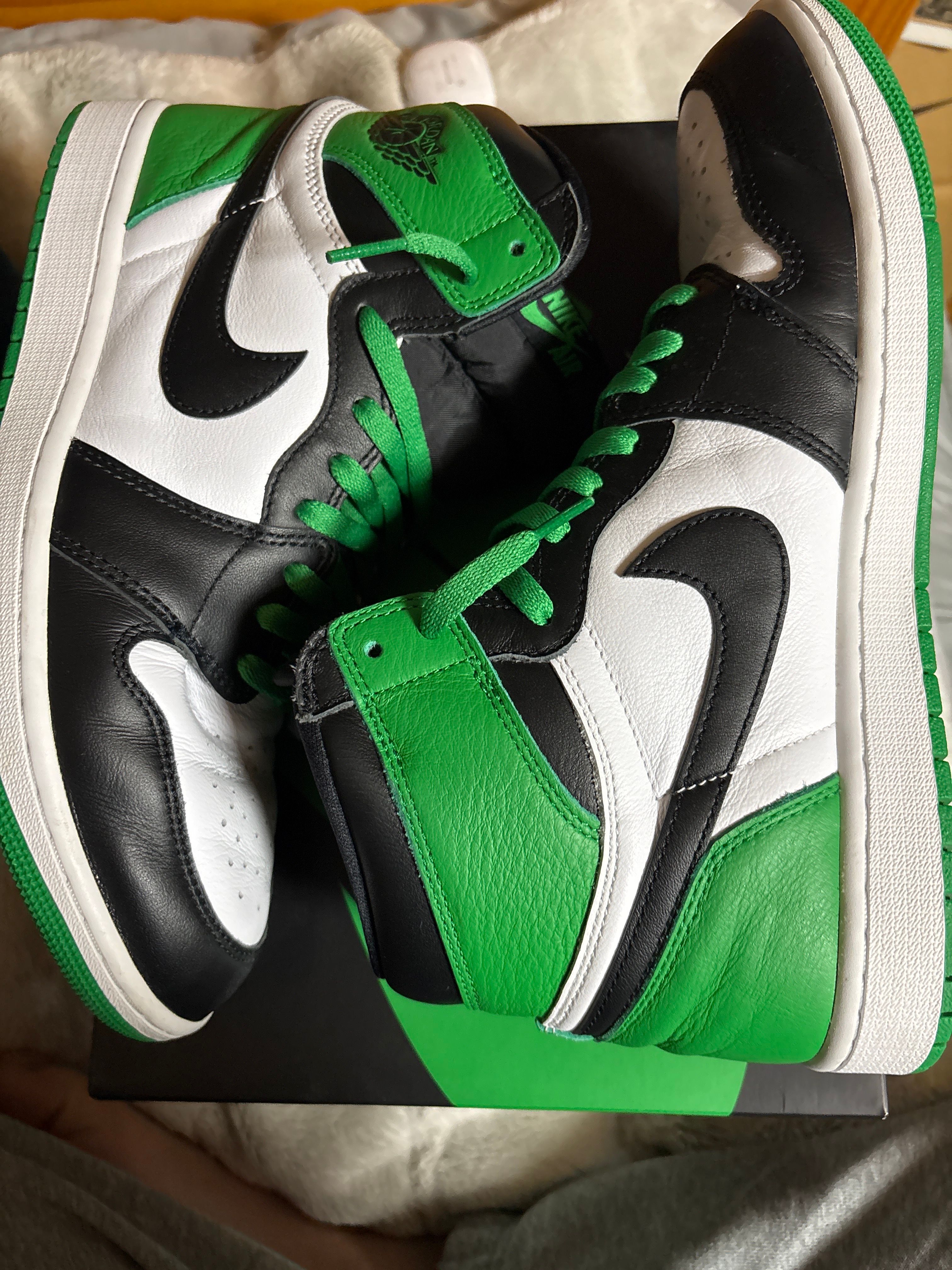 Nike Air Jordan 1 Retro High OG "Celtics/Black and Lucky Green" (2023)