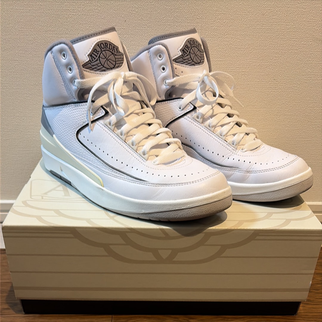 ナイキ エアジョーダン2 "ホワイト アンド セメントグレー"