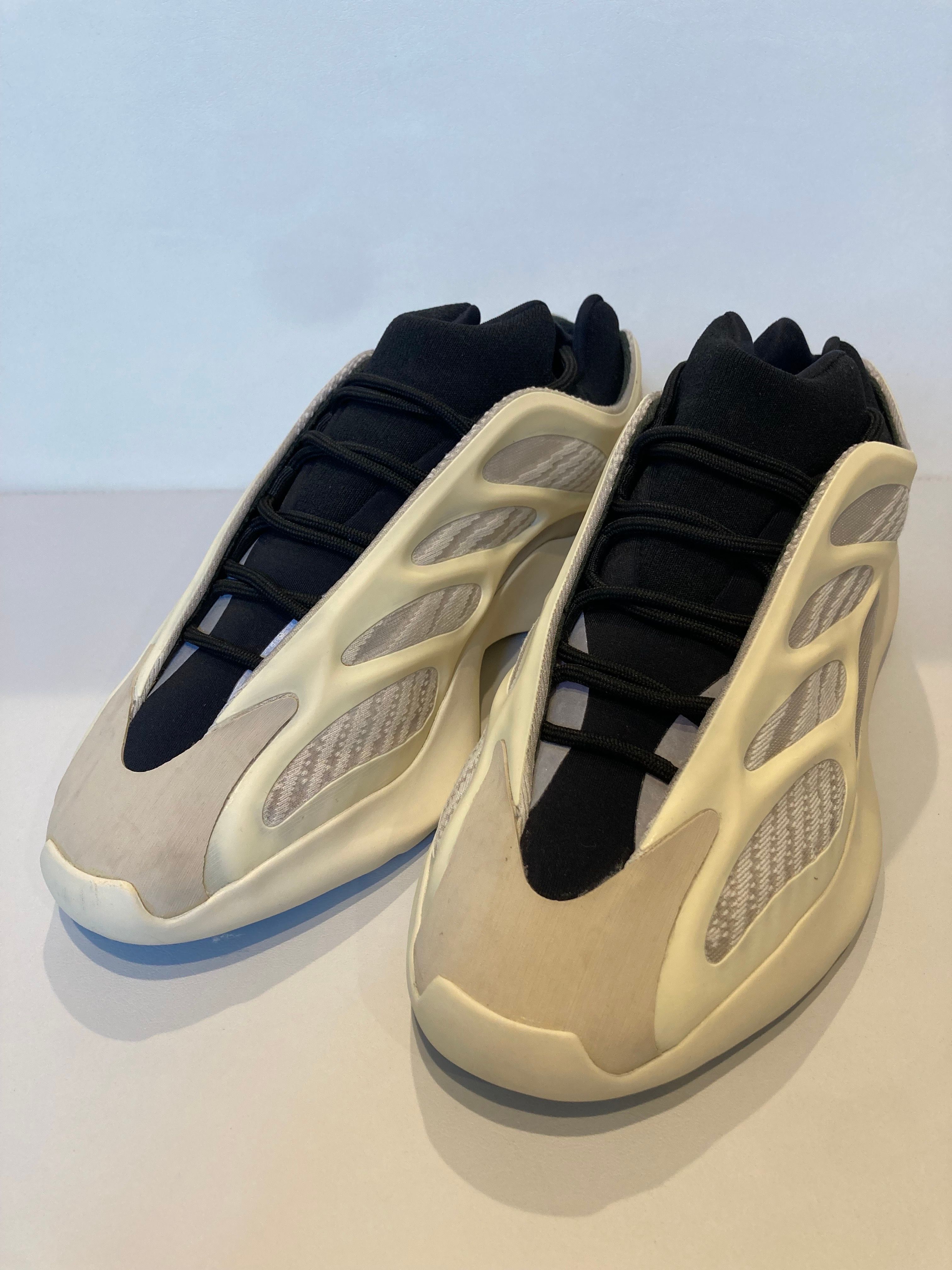 adidas アディダス イージー 希少 27cmスニーカー 700v3 Yeezy 700 V3(イージー 700 V3) 人気の新作/中古通販