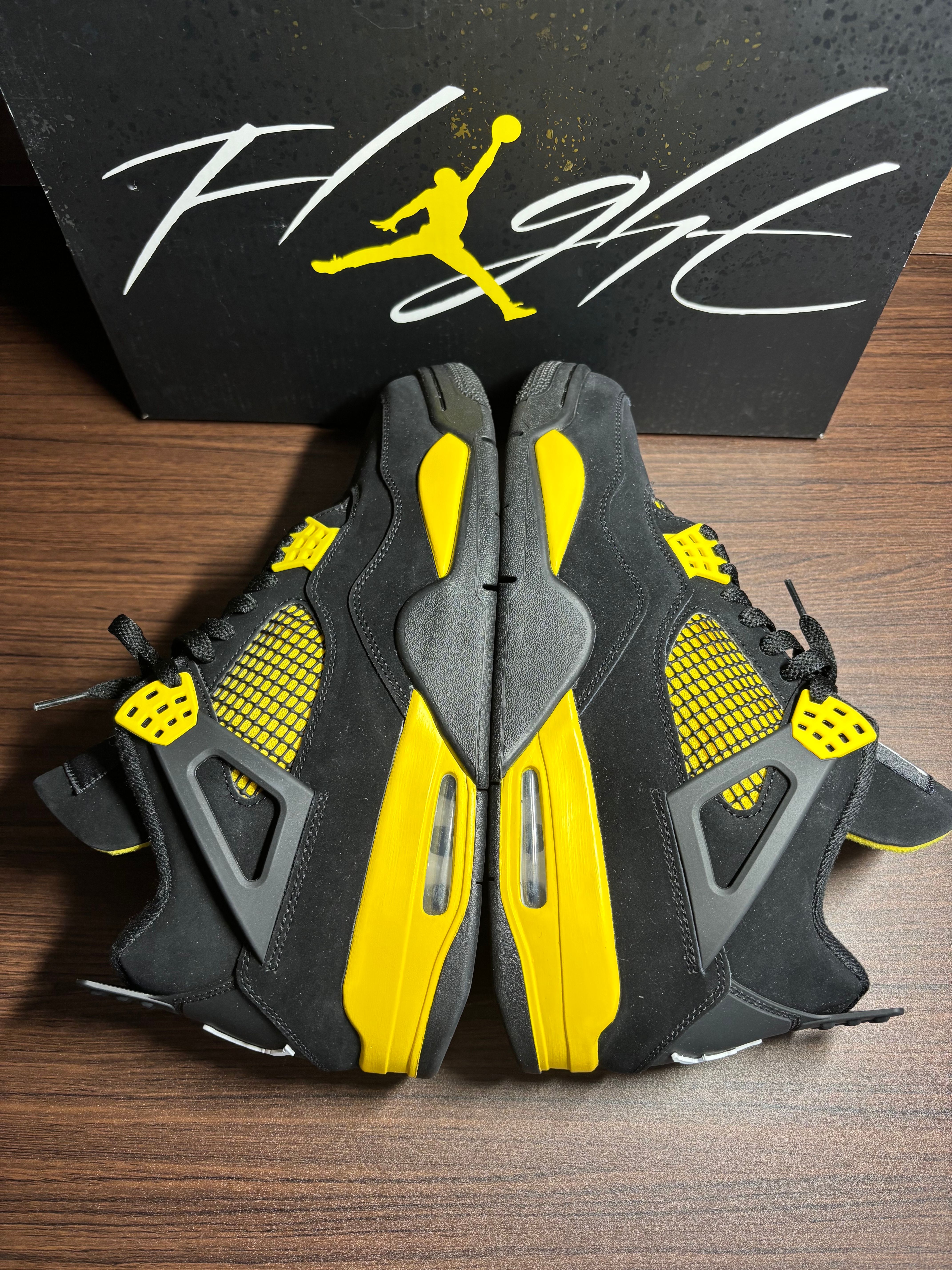 Nike Air Jordan 4 Retro "Thunder"(2023)