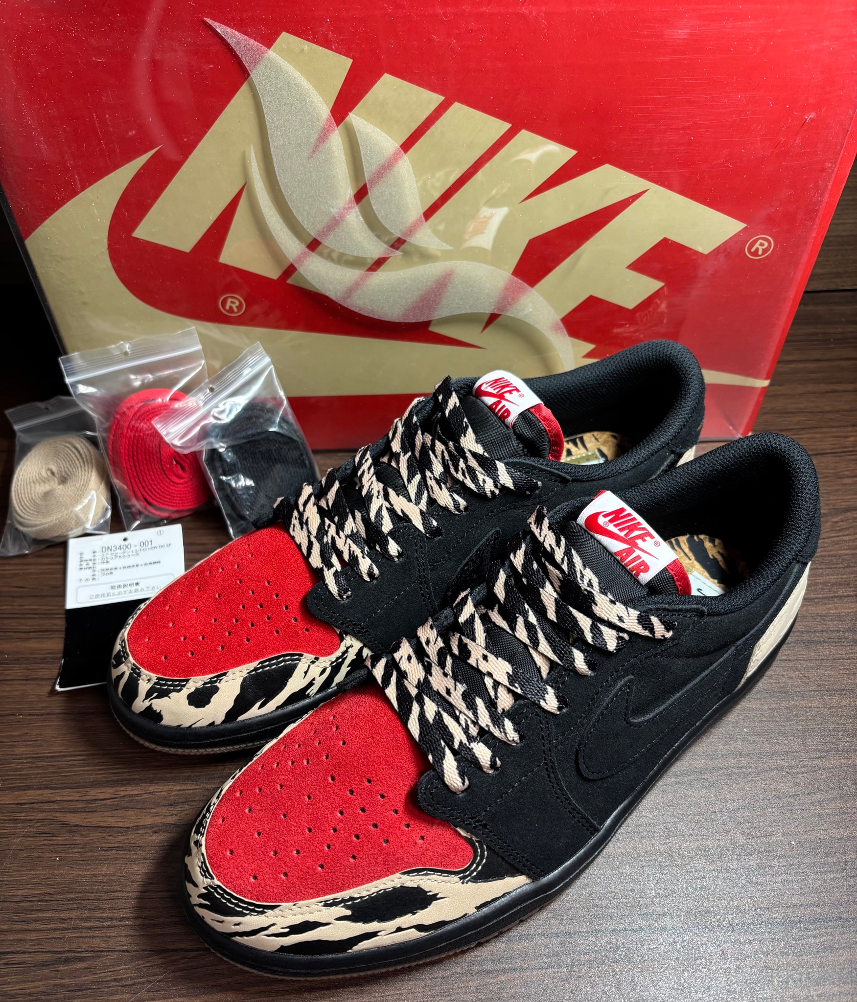 Sole Fly × Nike Air Jordan 1 Low "Black and Sport Red"