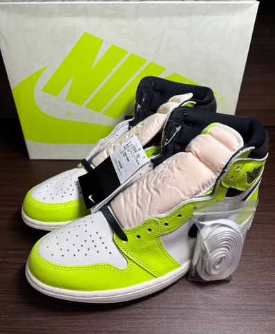 Nike Air Jordan 1 High OG "Volt/Visionaire"