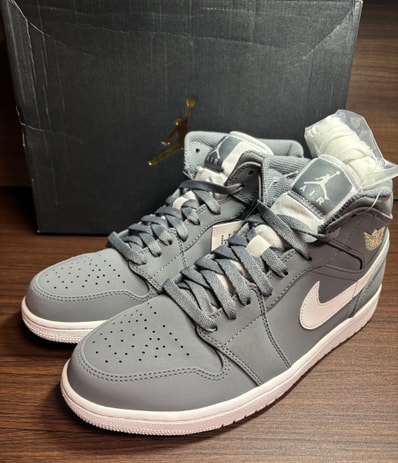 Nike Air Jordan 1 Mid "Cool Grey"