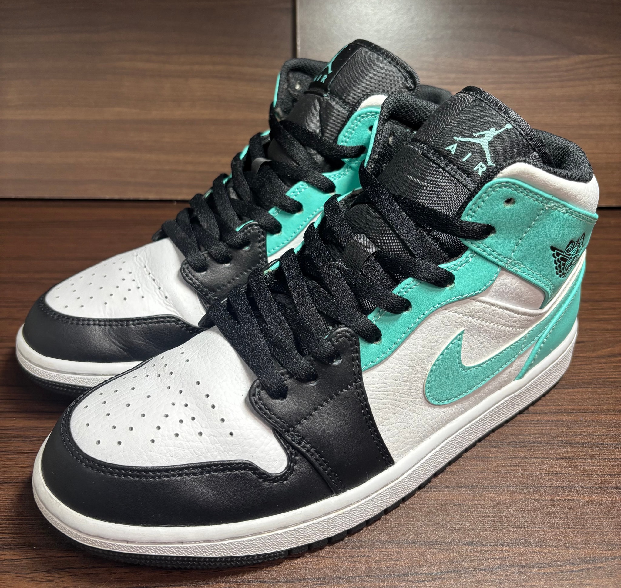 Nike Air Jordan 1 Mid "Tropical Twist"