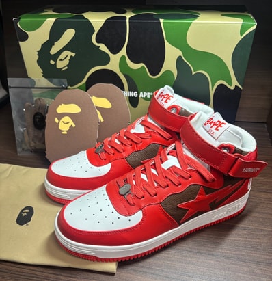 A BATHING APE®︎ BAPE STA Mid "Red"