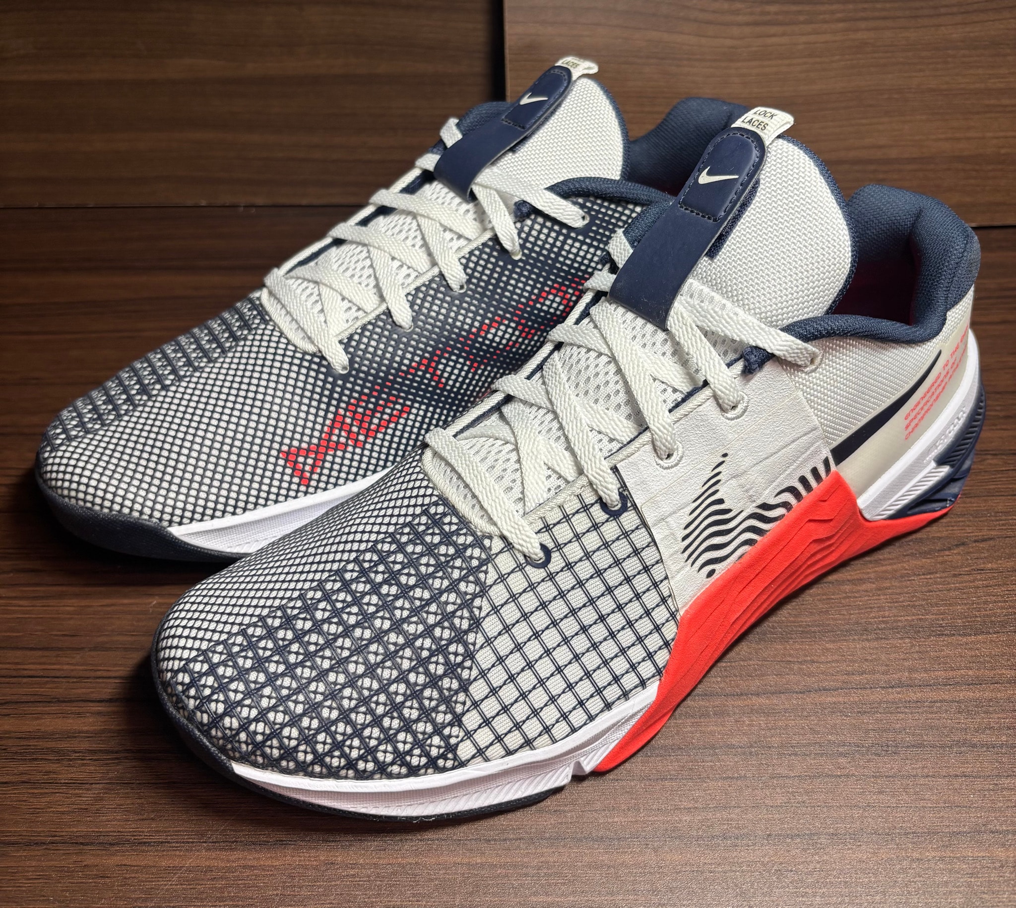 Nike Metcon 8 "White/Bright Crimson/Obsidian"