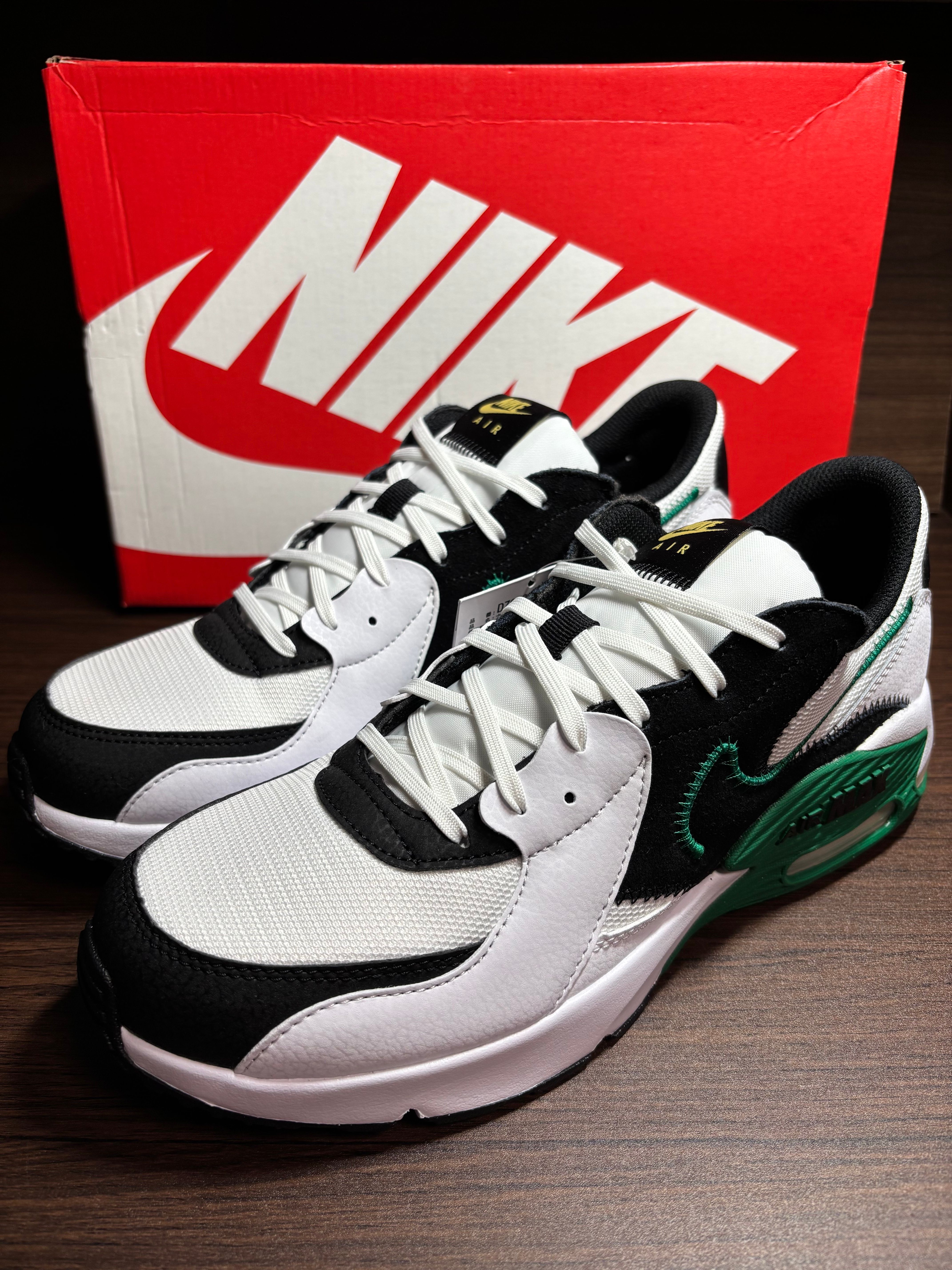 ナイキ エアマックス エクシー "ホワイト/ブラック/マラカイト"