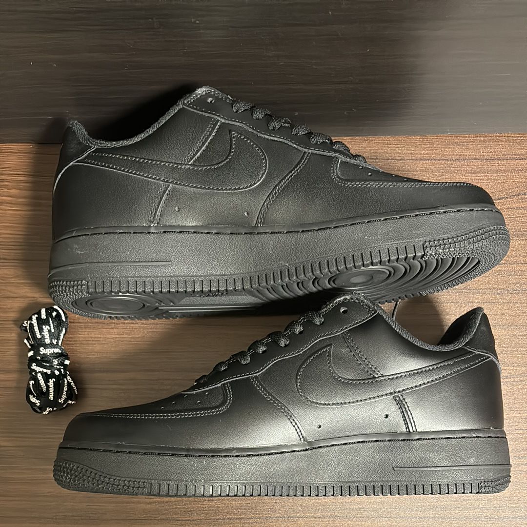 Supreme × Nike Air Force 1 Low "Black"