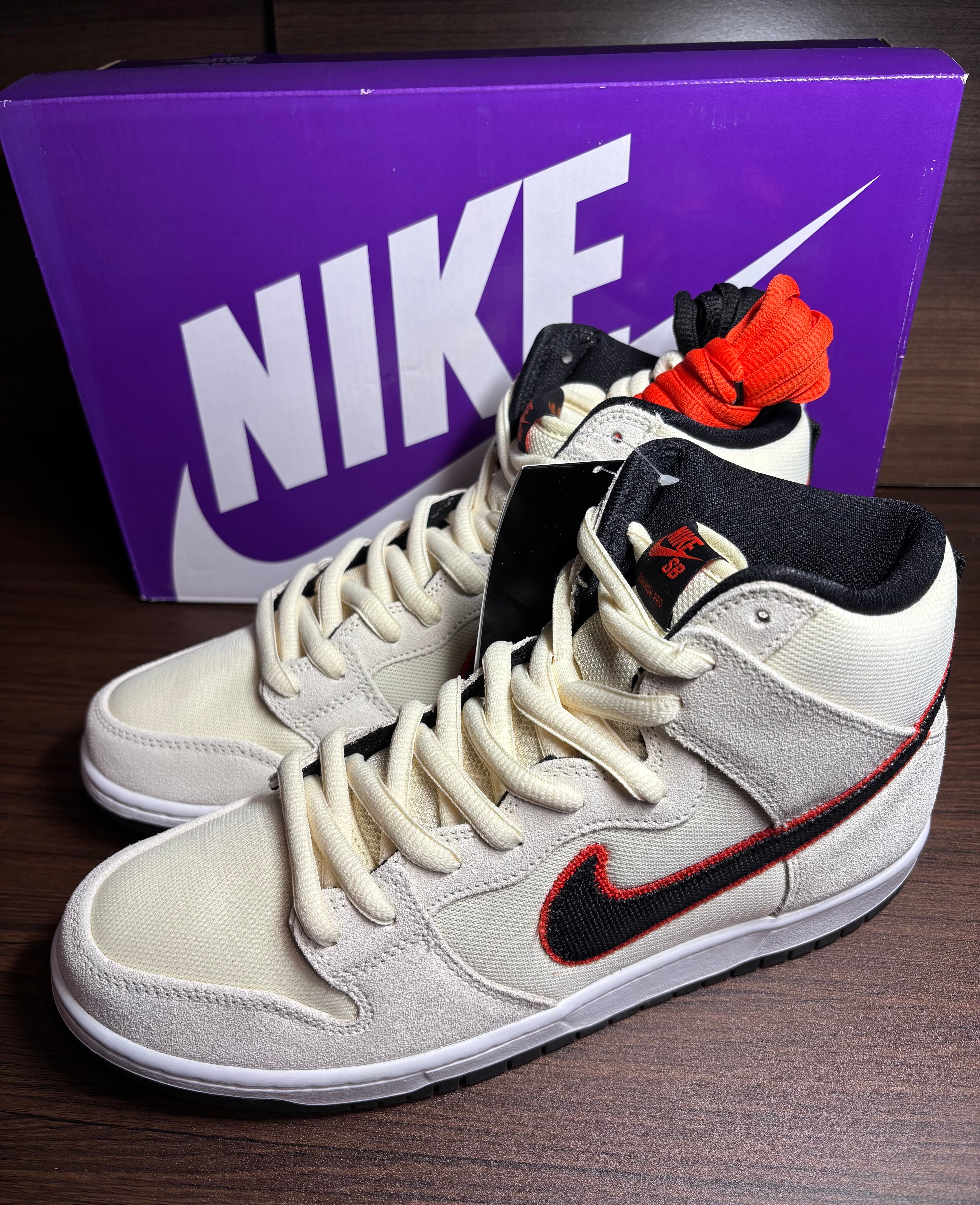  ナイキ SB ダンク ハイ "サンフランシスコ・ジャイアンツ/ココナッツ ミルク アンド ブラック"