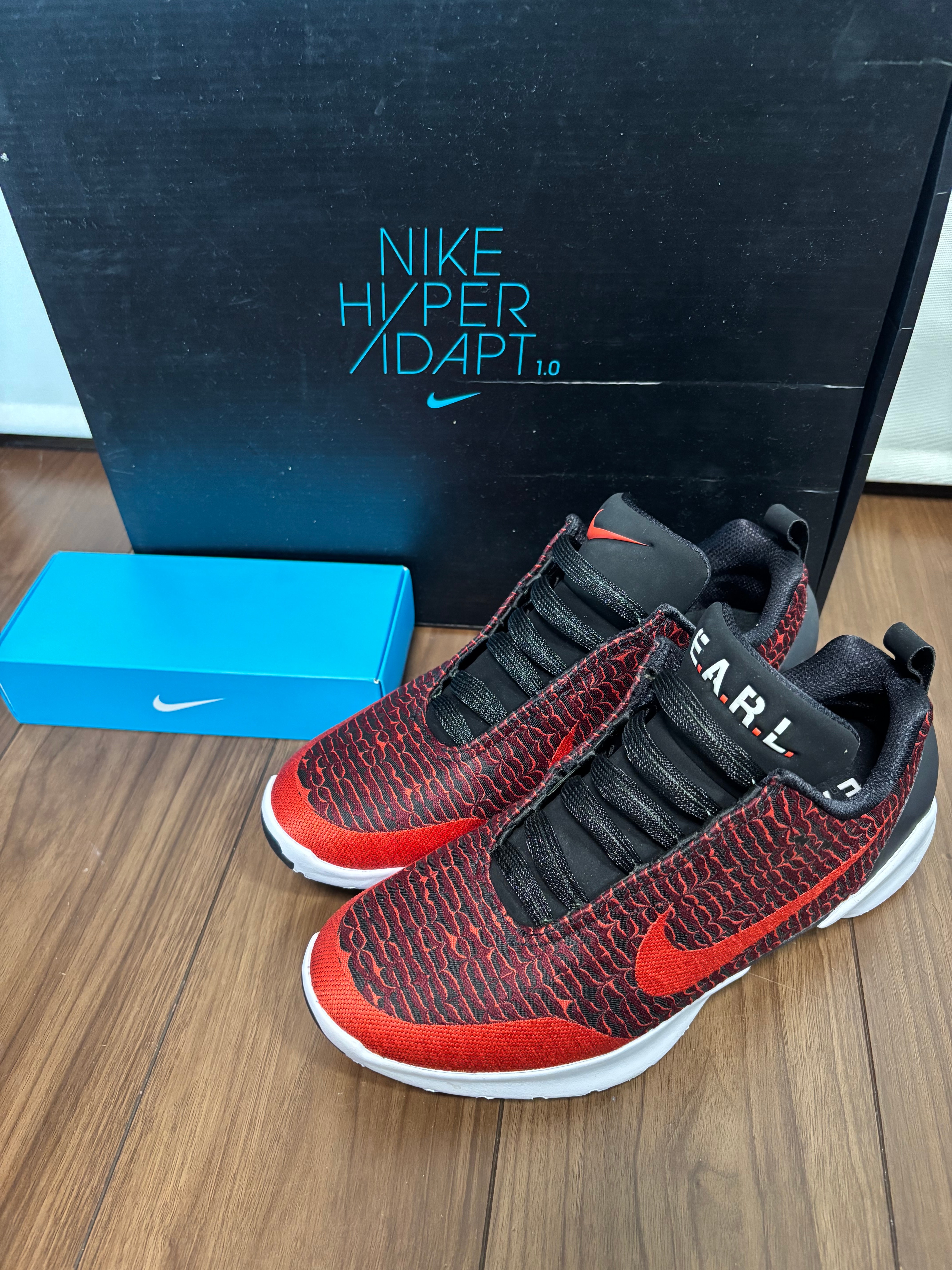 ナイキ ハイパーアダプト 1.0 "ハバネロレッド"