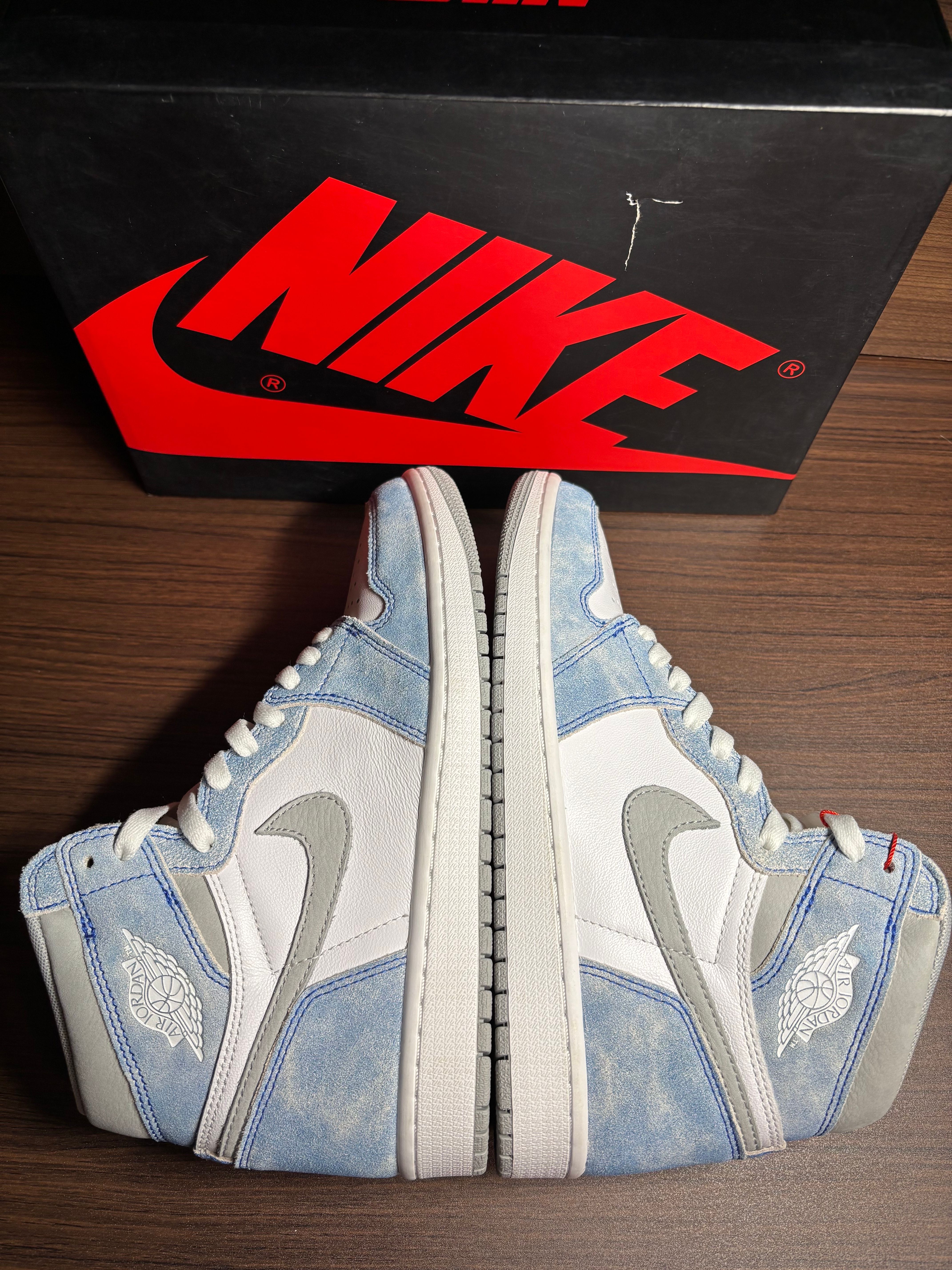 Nike Air Jordan 1 High OG "Hyper Royal"