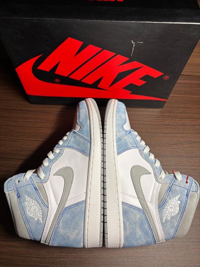 Nike Air Jordan 1 High OG "Hyper Royal"