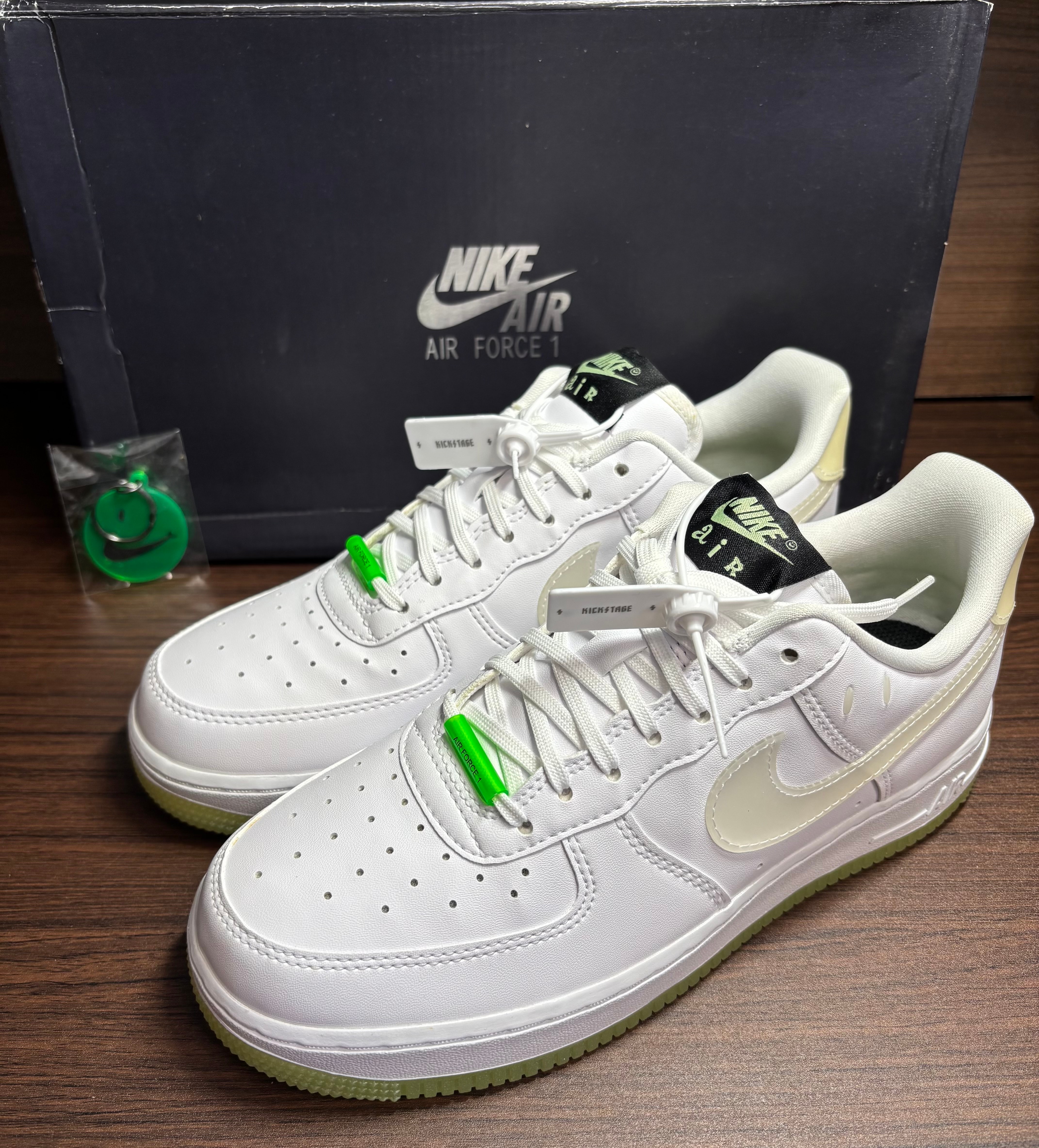 Nike Women's Air Force 1 Low '07 LX "White"