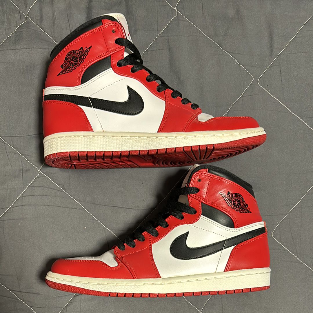 Nike Air Jordan 1 Retro High "Chicago" (2013)