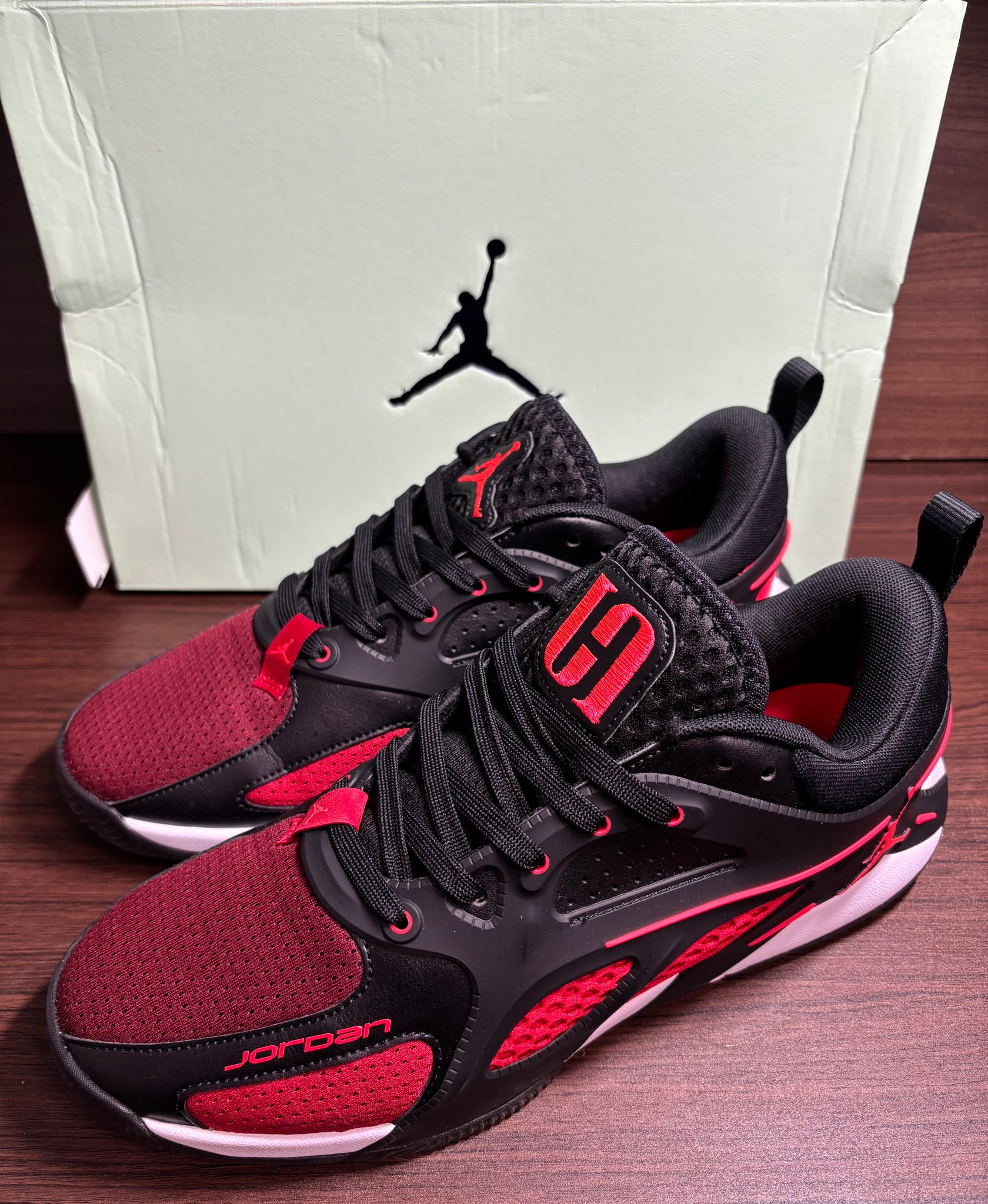Nike Jordan Heir Series "Bloodline" (FQ3858-006/FQ3859-006)