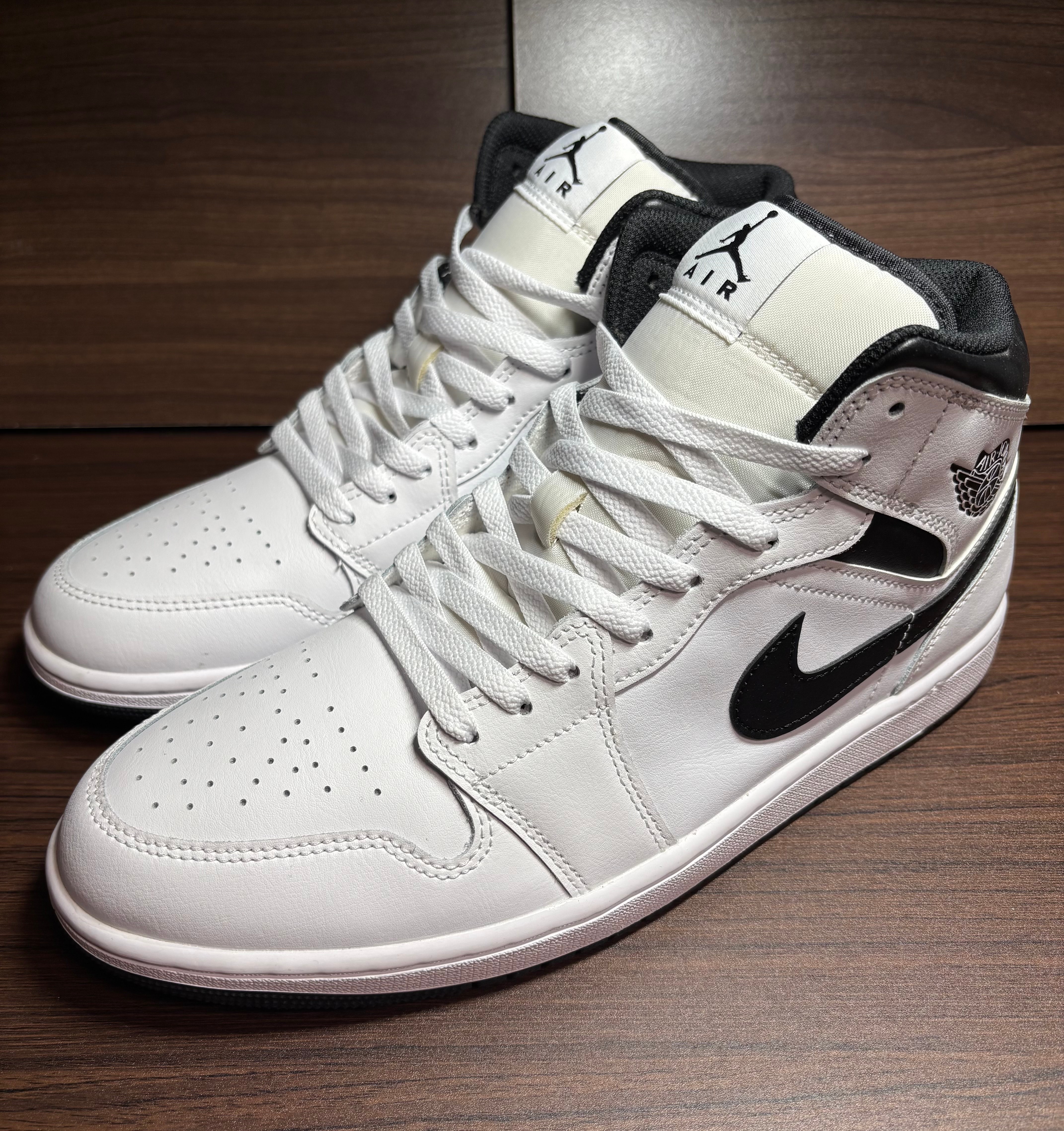 Nike Air Jordan 1 Mid "White/Black"