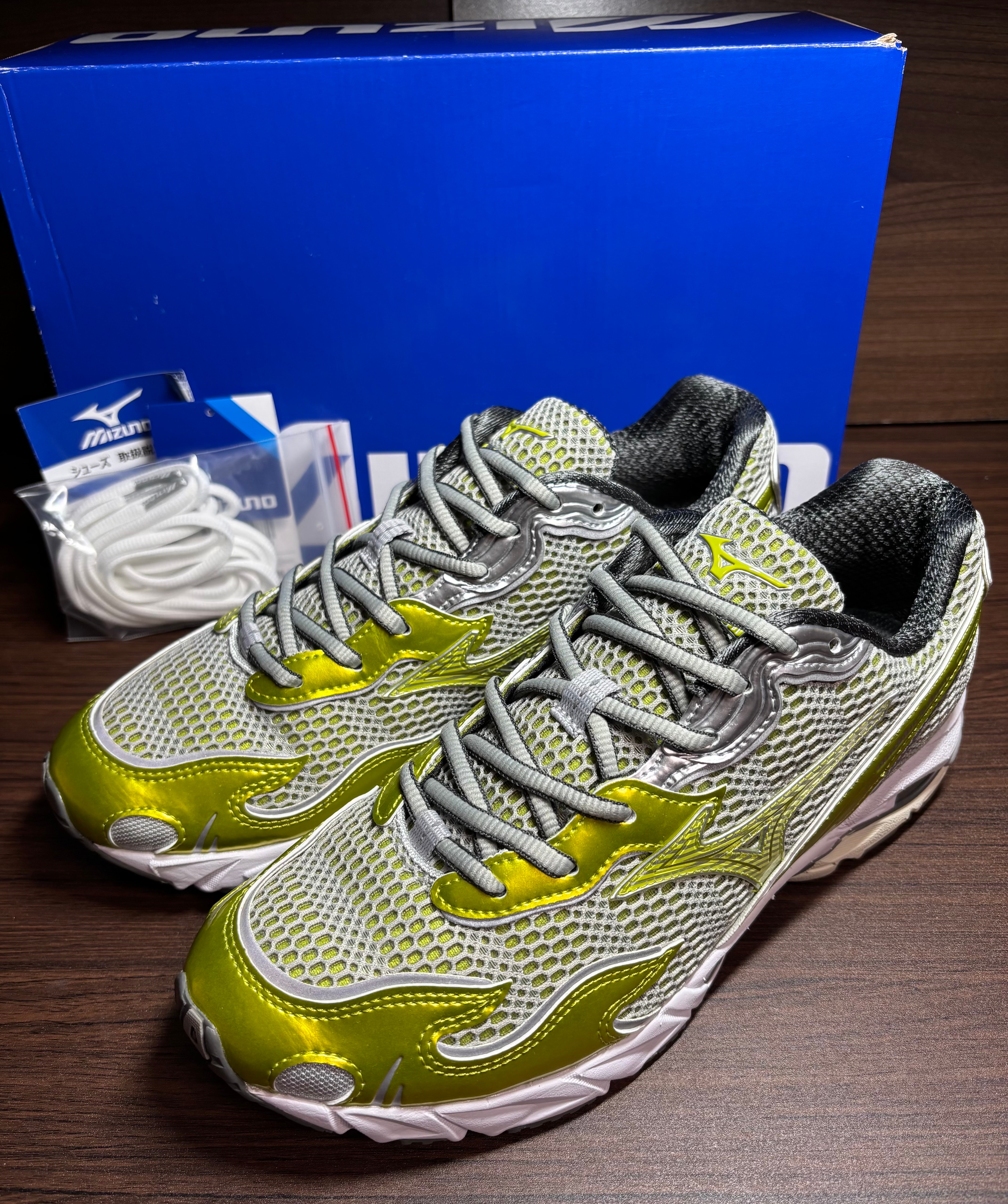 One Block Down × Mizuno Wave Rider 10 "Amazon"