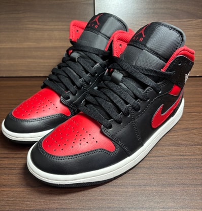 Nike Air Jordan 1 Mid "Bred"