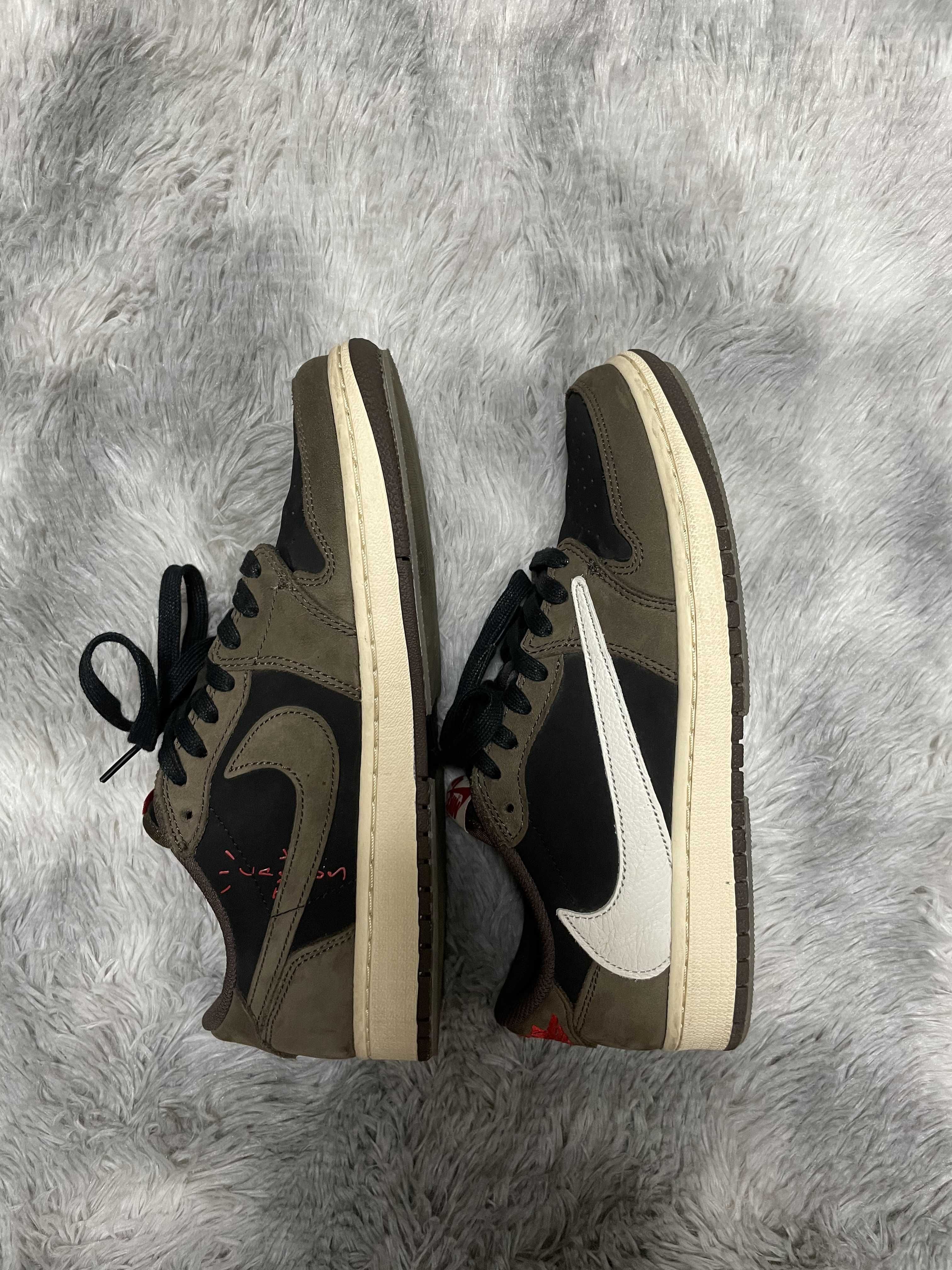 Travis Scott × Nike Air Jordan 1 Low OG SP-T "Black/Dark Mocha"