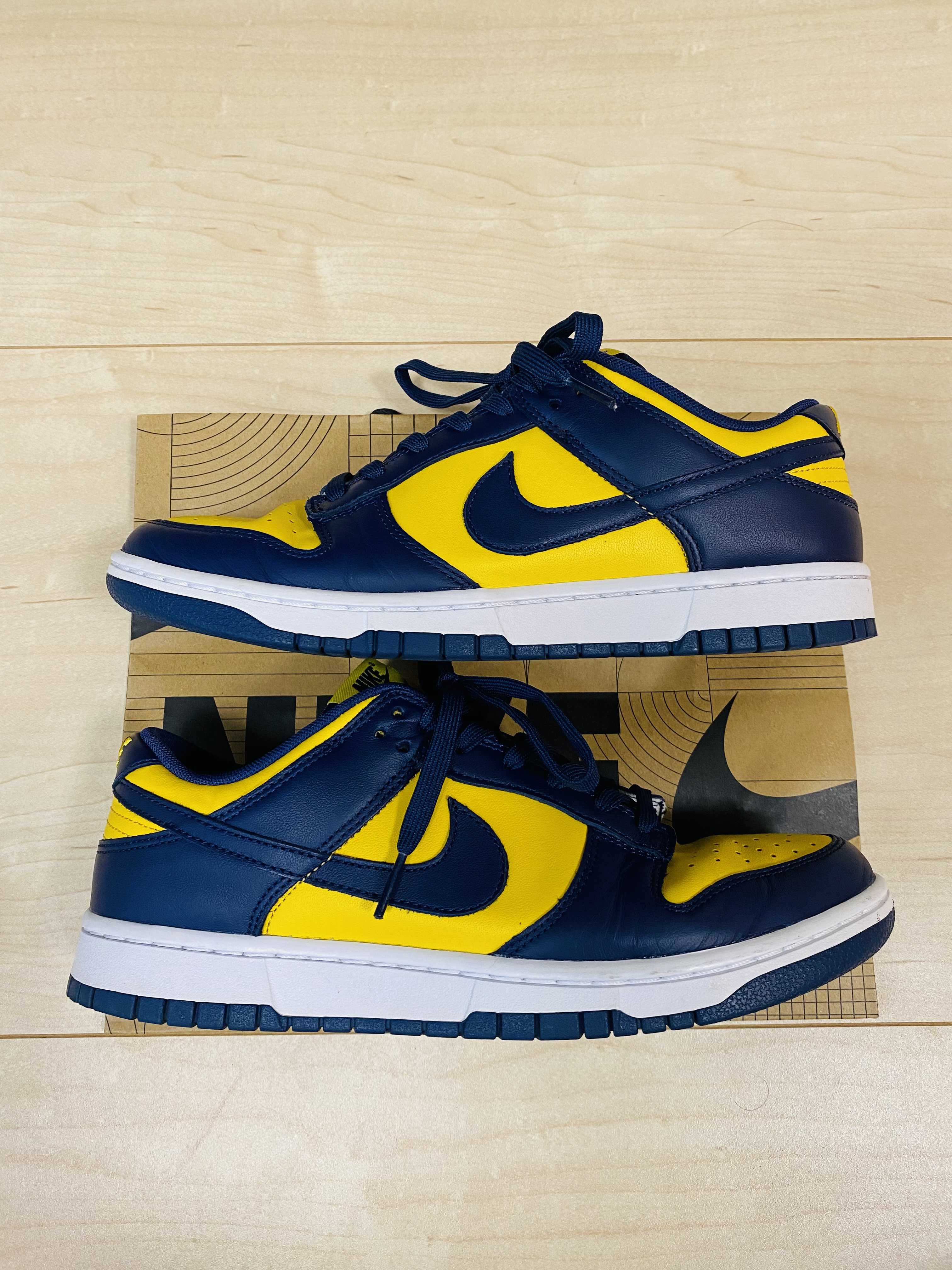 Nike Dunk Low "Michigan"