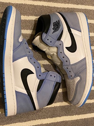 Nike Air Jordan 1 High OG "University Blue"