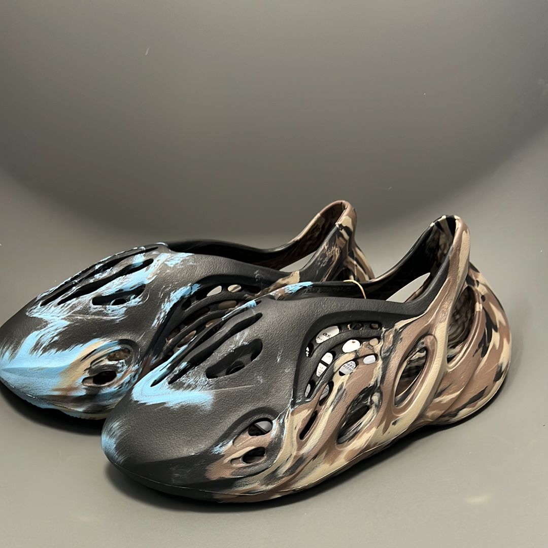 adidas YEEZY Foam Runner "MX Cinder"