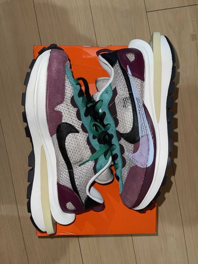 sacai × Nike Vapor Waffle "String/Red/Green"