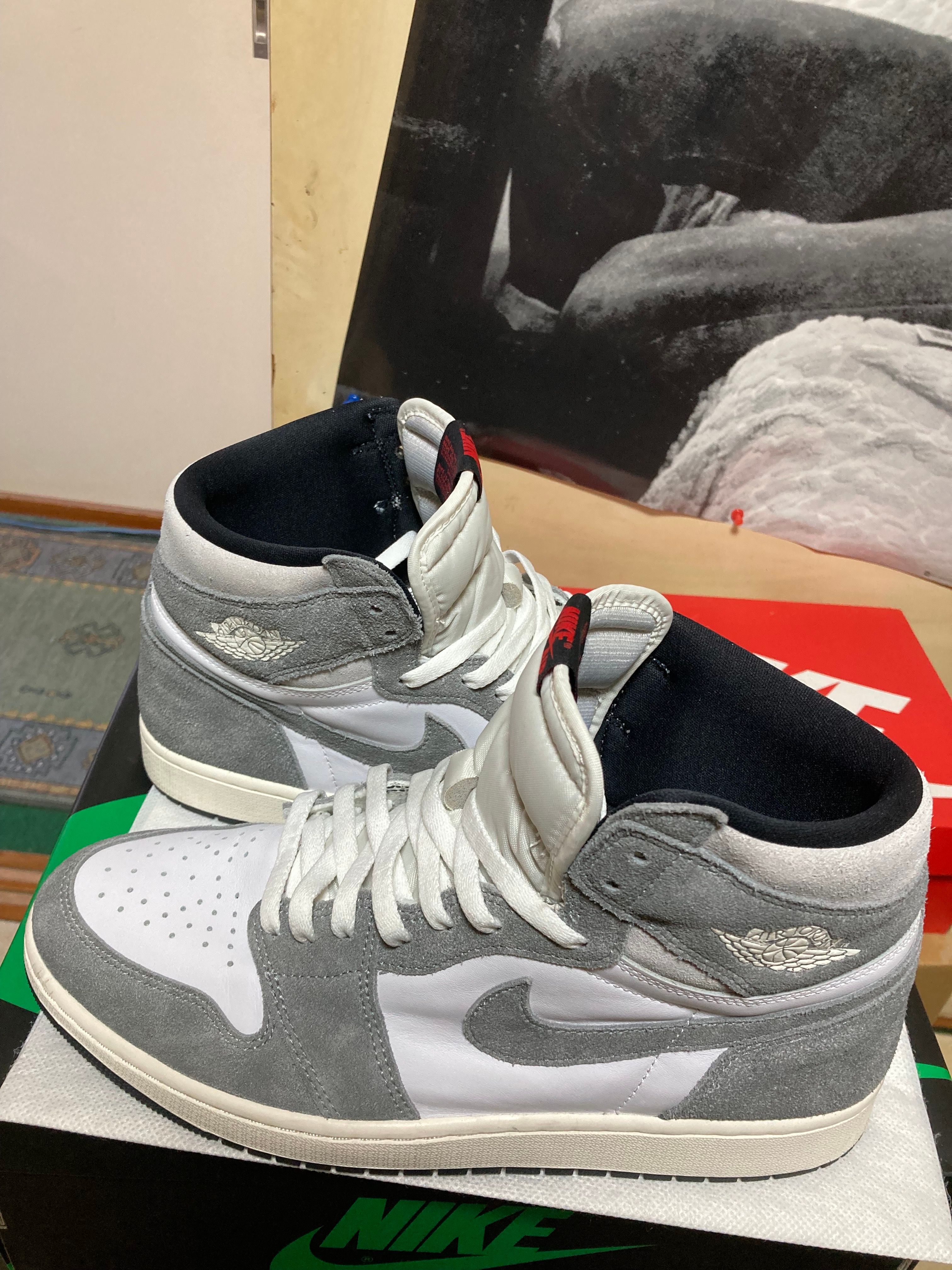 Nike Air Jordan 1 Retro High OG "Black and Smoke Grey"