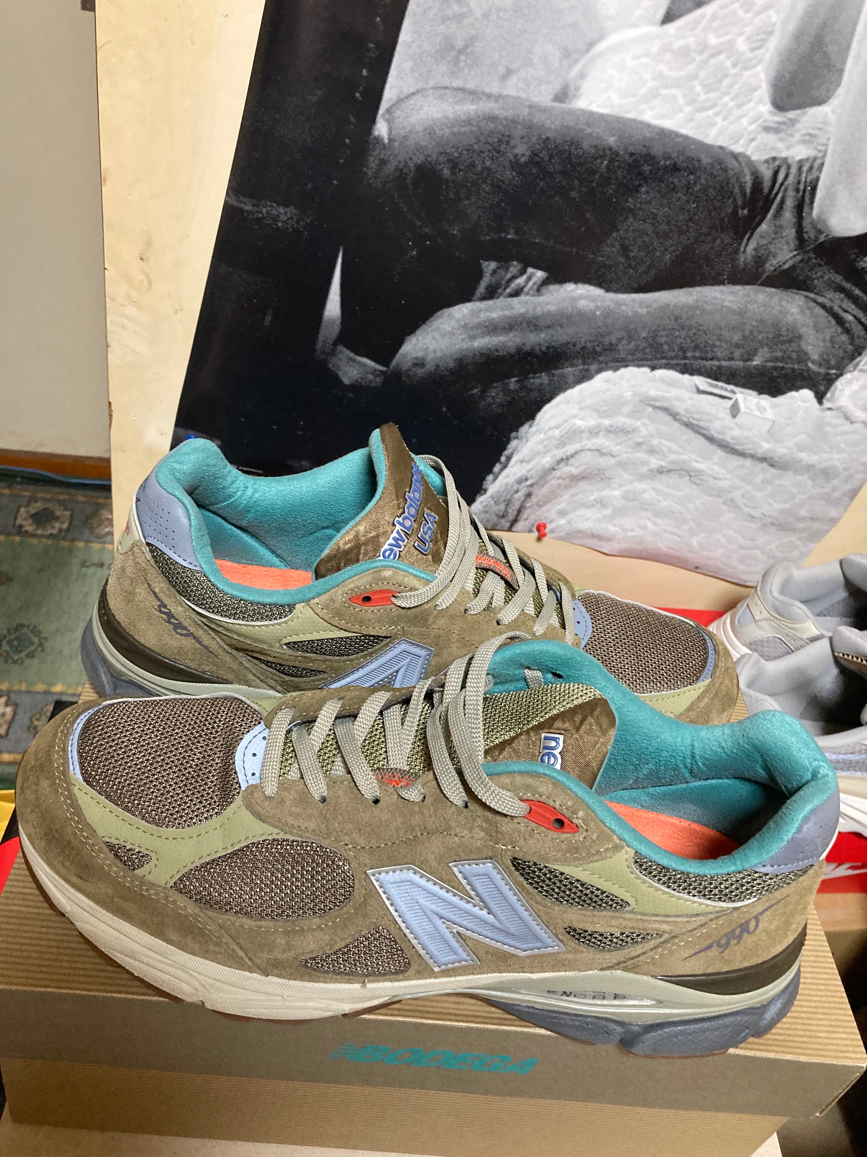 ボデガ × ニューバランス 990V3 "ヒア トゥ ステイ"