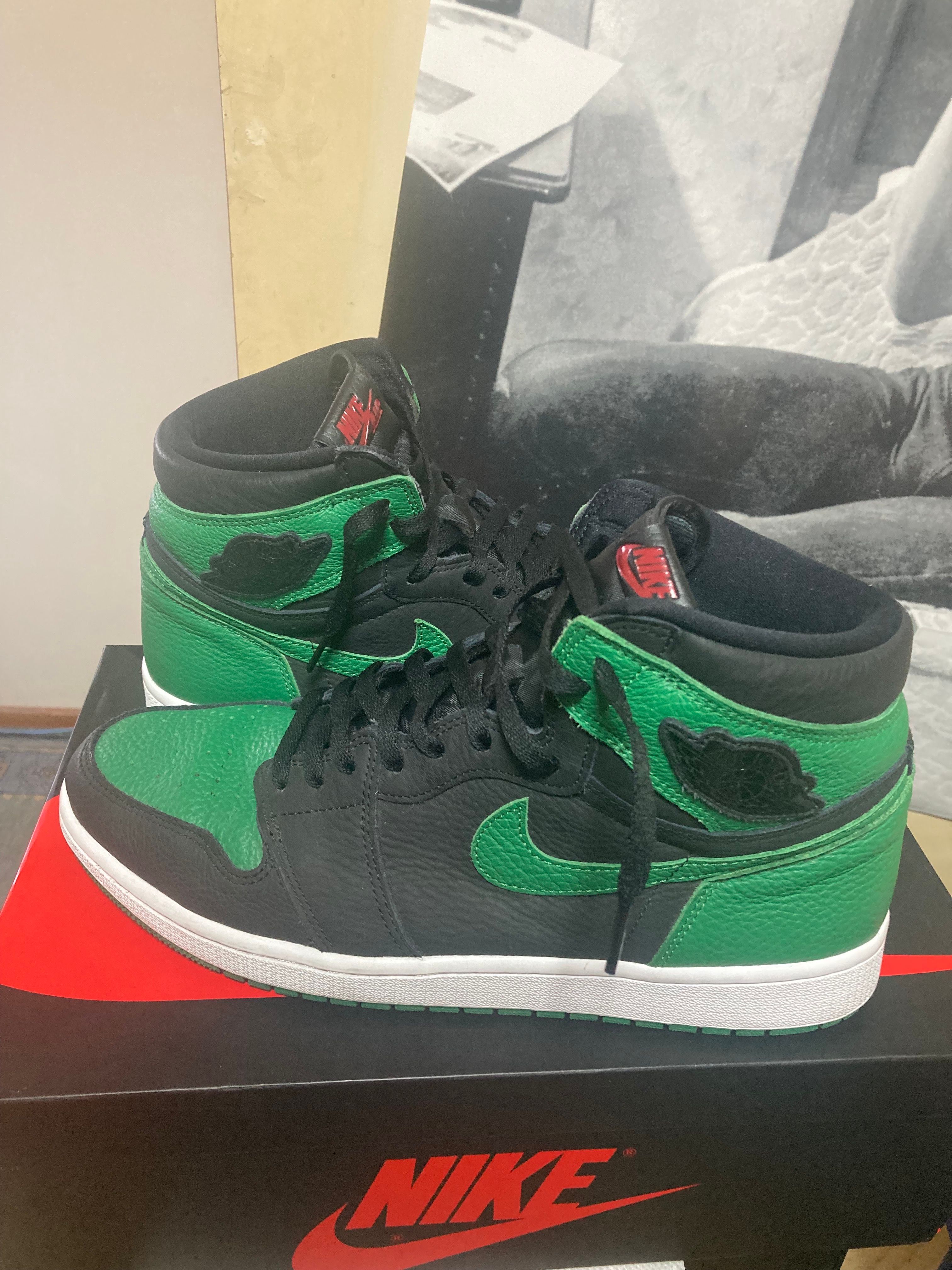 Nike Air Jordan 1 Retro High OG "Black/Pine Green" (2020)