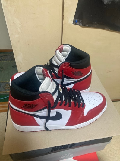 Nike Air Jordan 1 Retro High "Chicago" (2015)