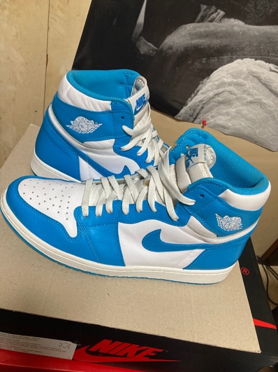 Nike Air Jordan 1 Retro High "UNC"