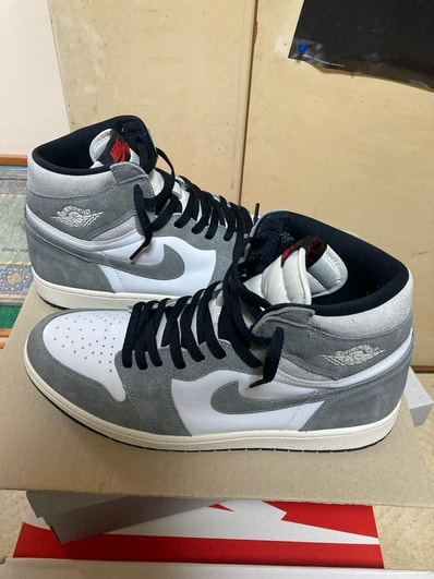 Nike Air Jordan 1 Retro High OG "Black and Smoke Grey"