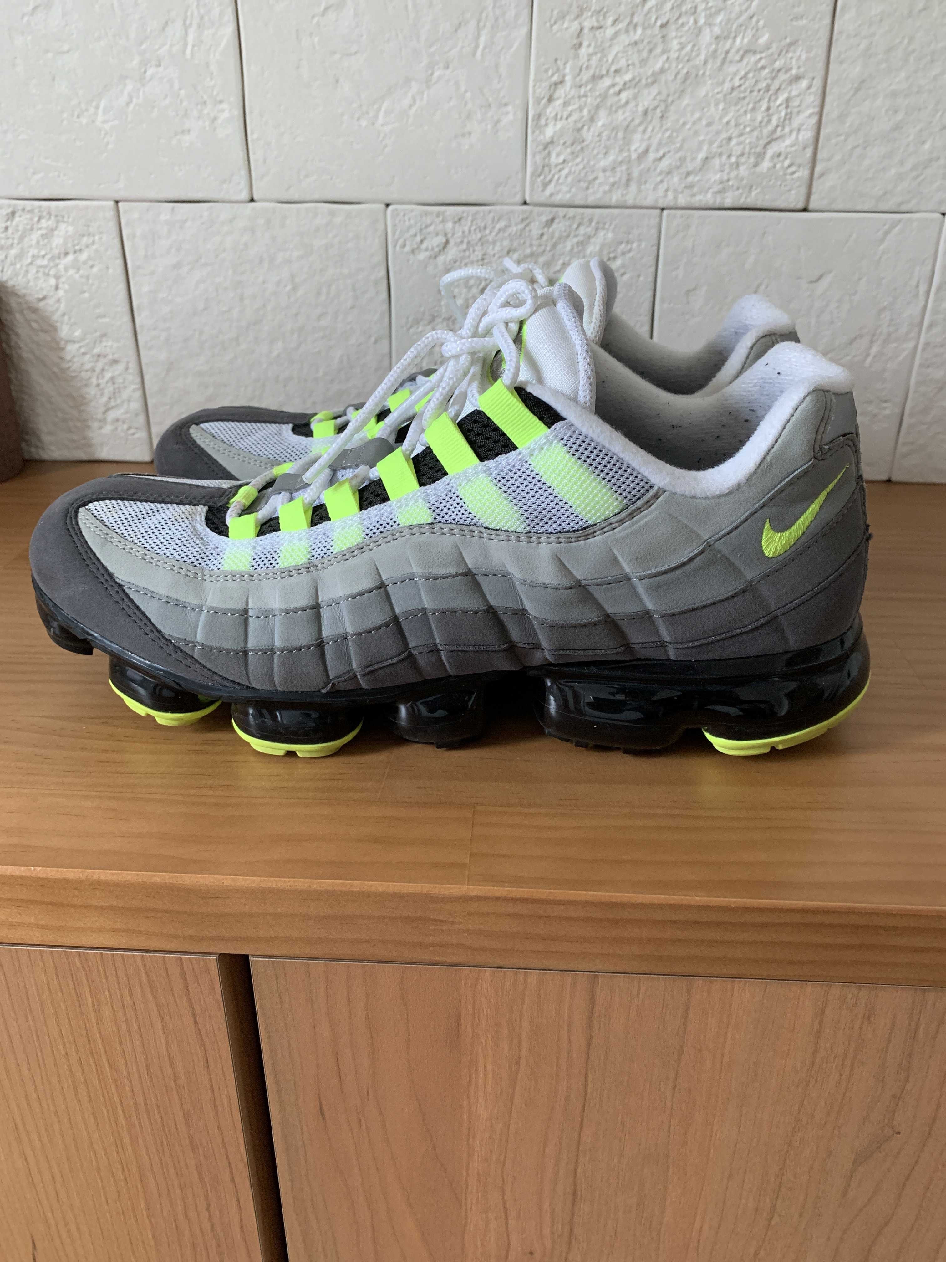Nike Air Vapormax 95 "Neon"