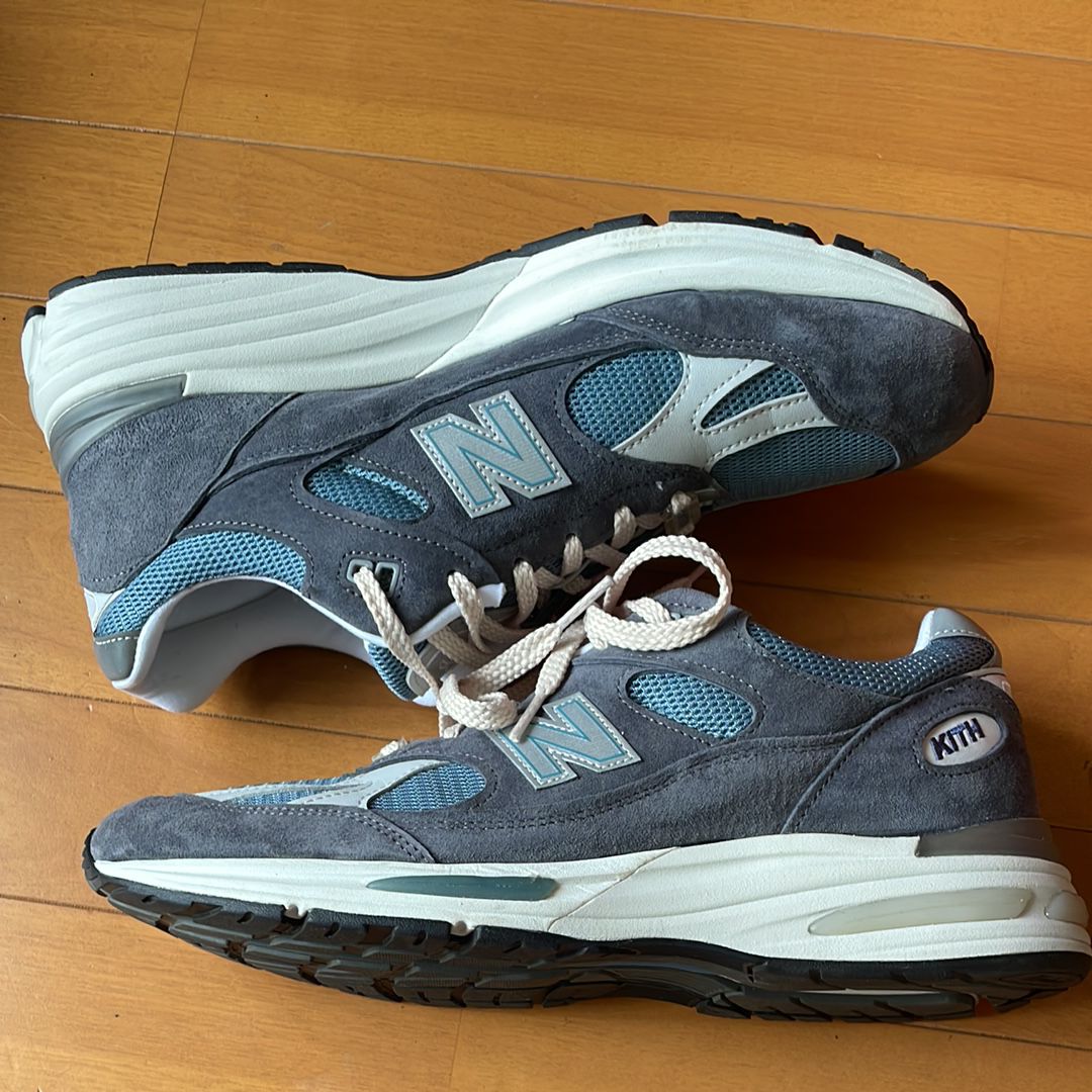 KITH × New Balance 991V2 "Asphalt/Lead/Oyster Mushroom"