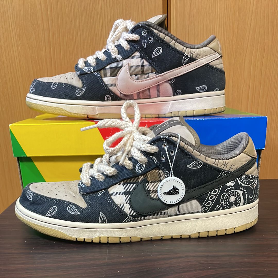 Travis Scott × Nike SB Dunk Low "Black/Parachute Beige"